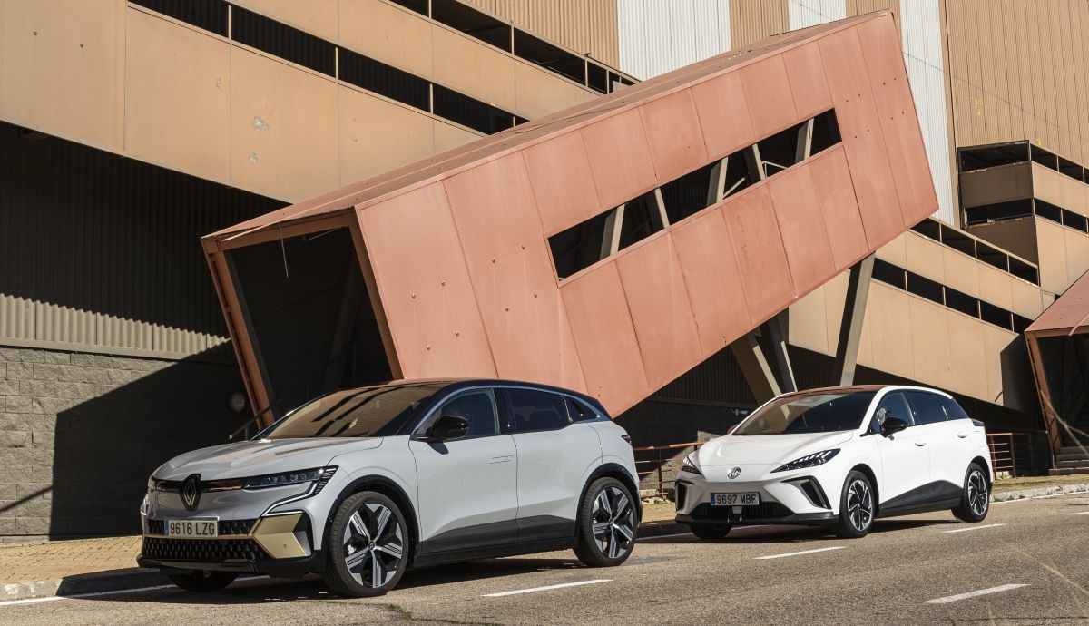 Renault Mégane E Tech vs MG 4 Electric, el coche eléctrico aspirante ante la gran revelación del año