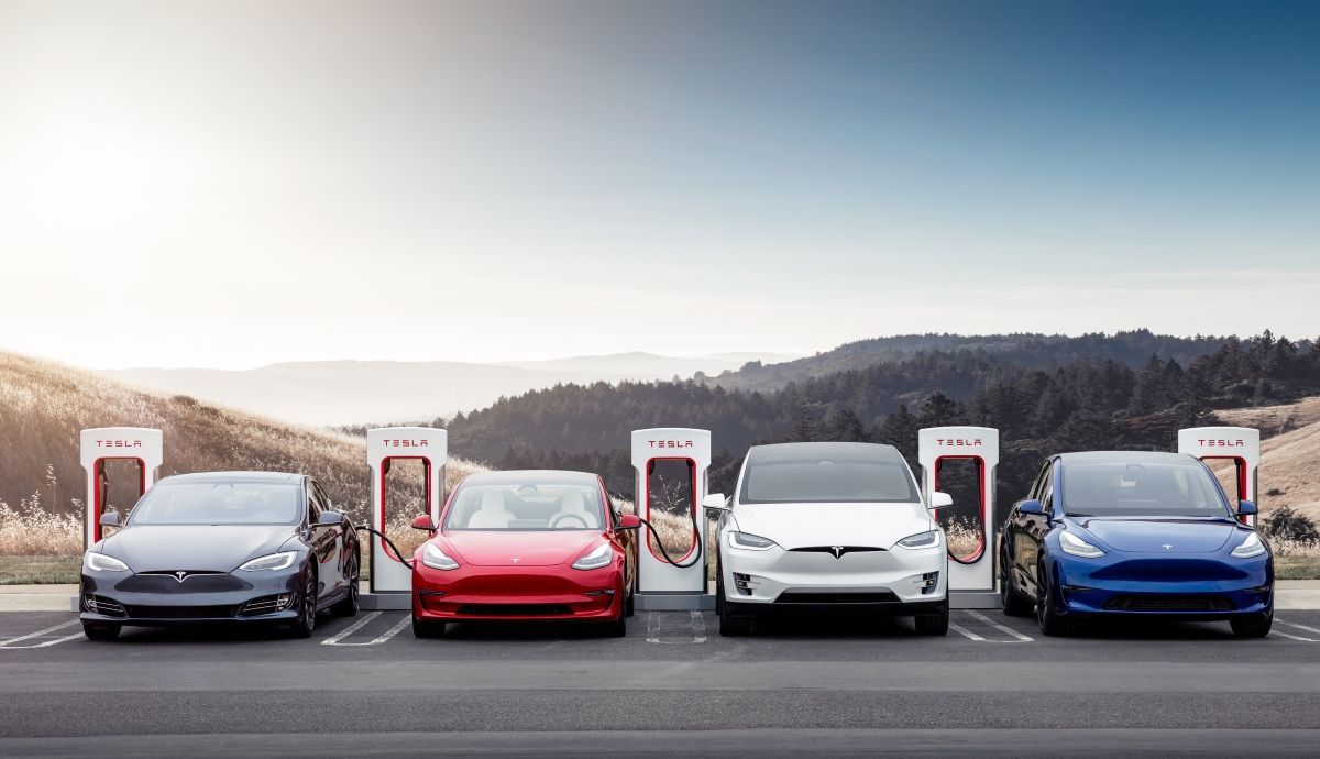 Todos contra Tesla, historia de un fenómeno sólo comparable a Apple y su iPhone