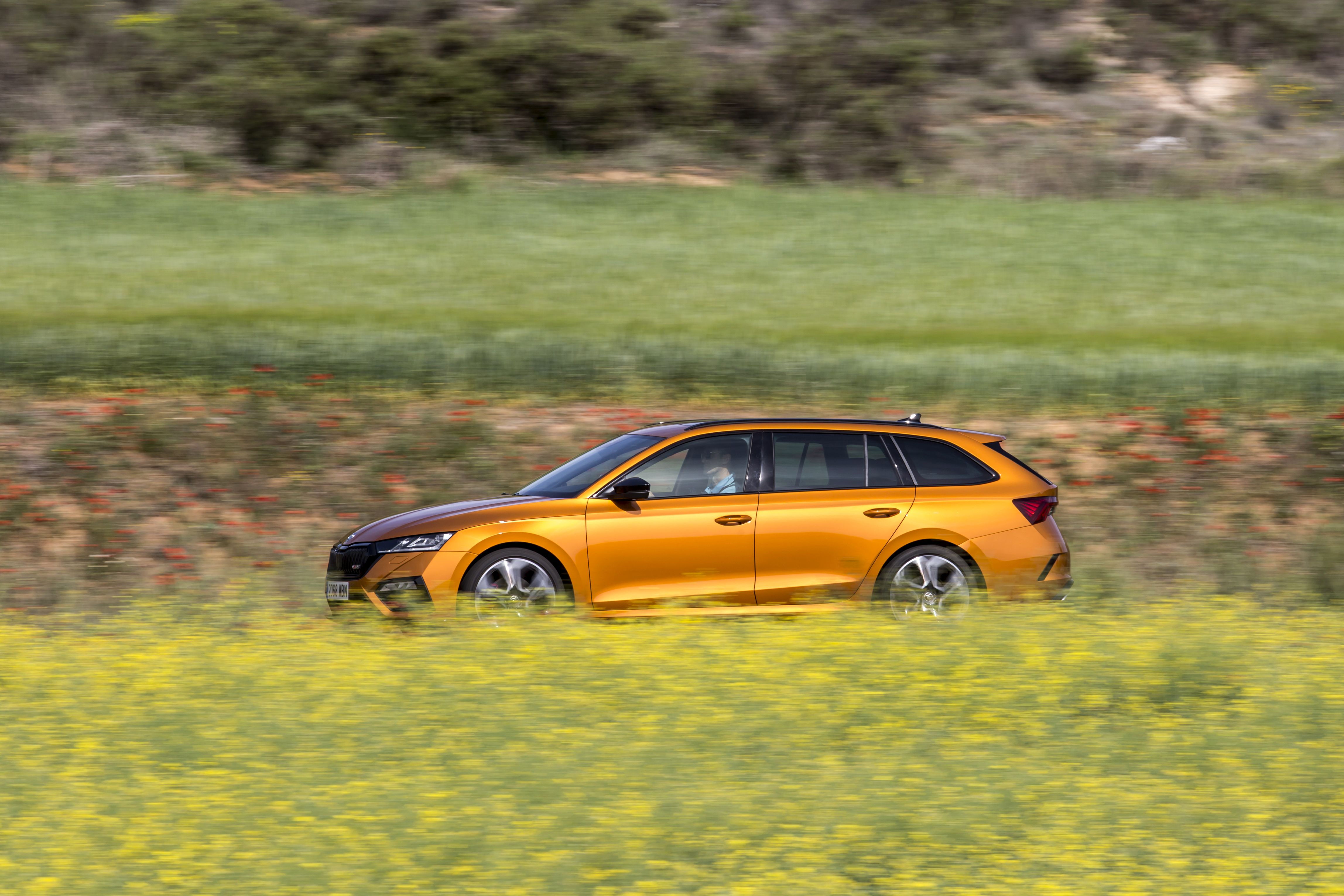 Comparativa BMW 320d Touring vs Skoda Octavia Combi RS TSi 103