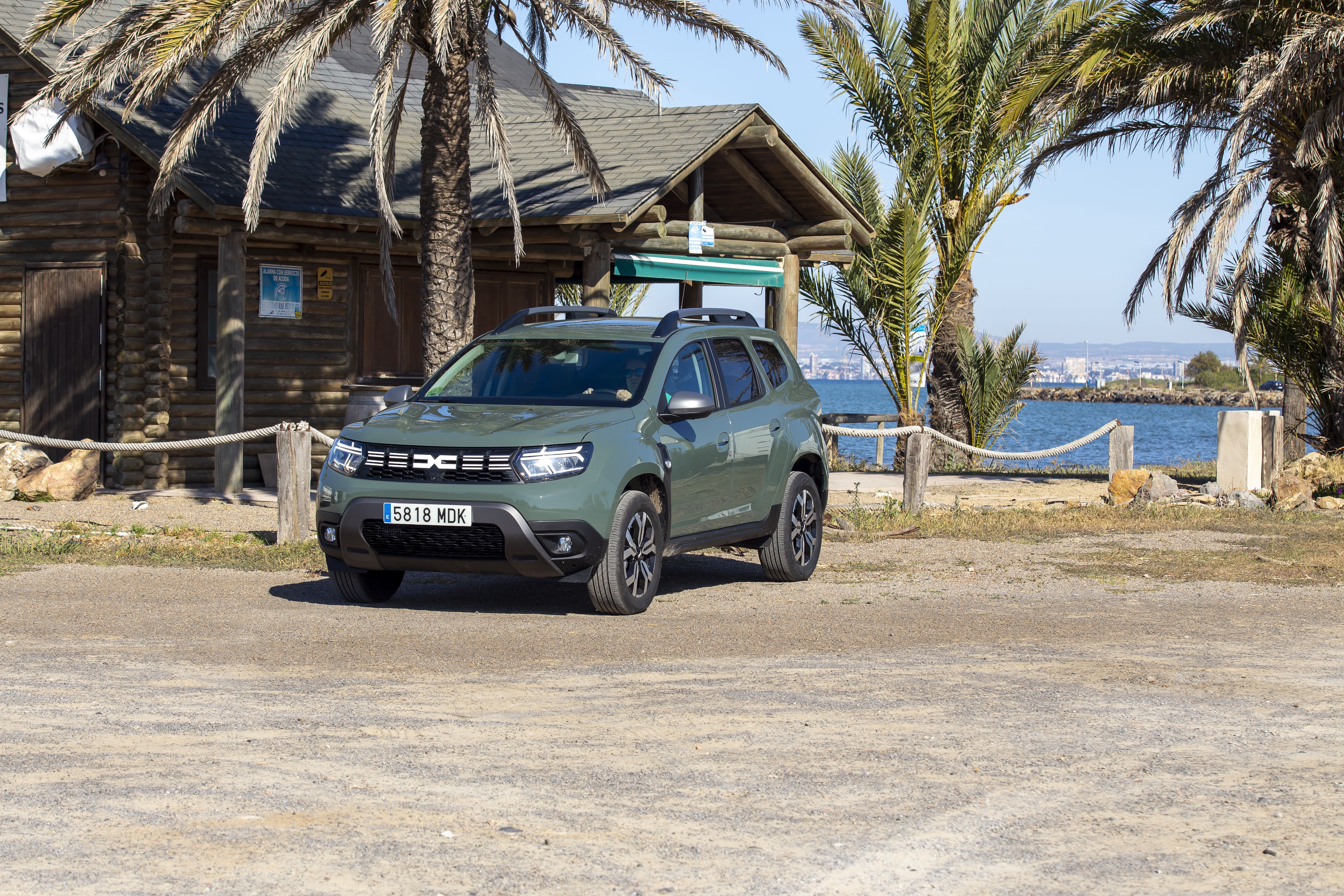 Dacia Duster: probamos el SUV que no engaña; es barato, razonablemente  cómodo y buen 4x4