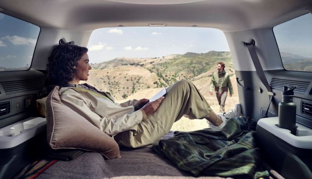 No es una furgoneta ni un camper, es ya el nuevo y pionero SUV que te deja hasta acampar dentro