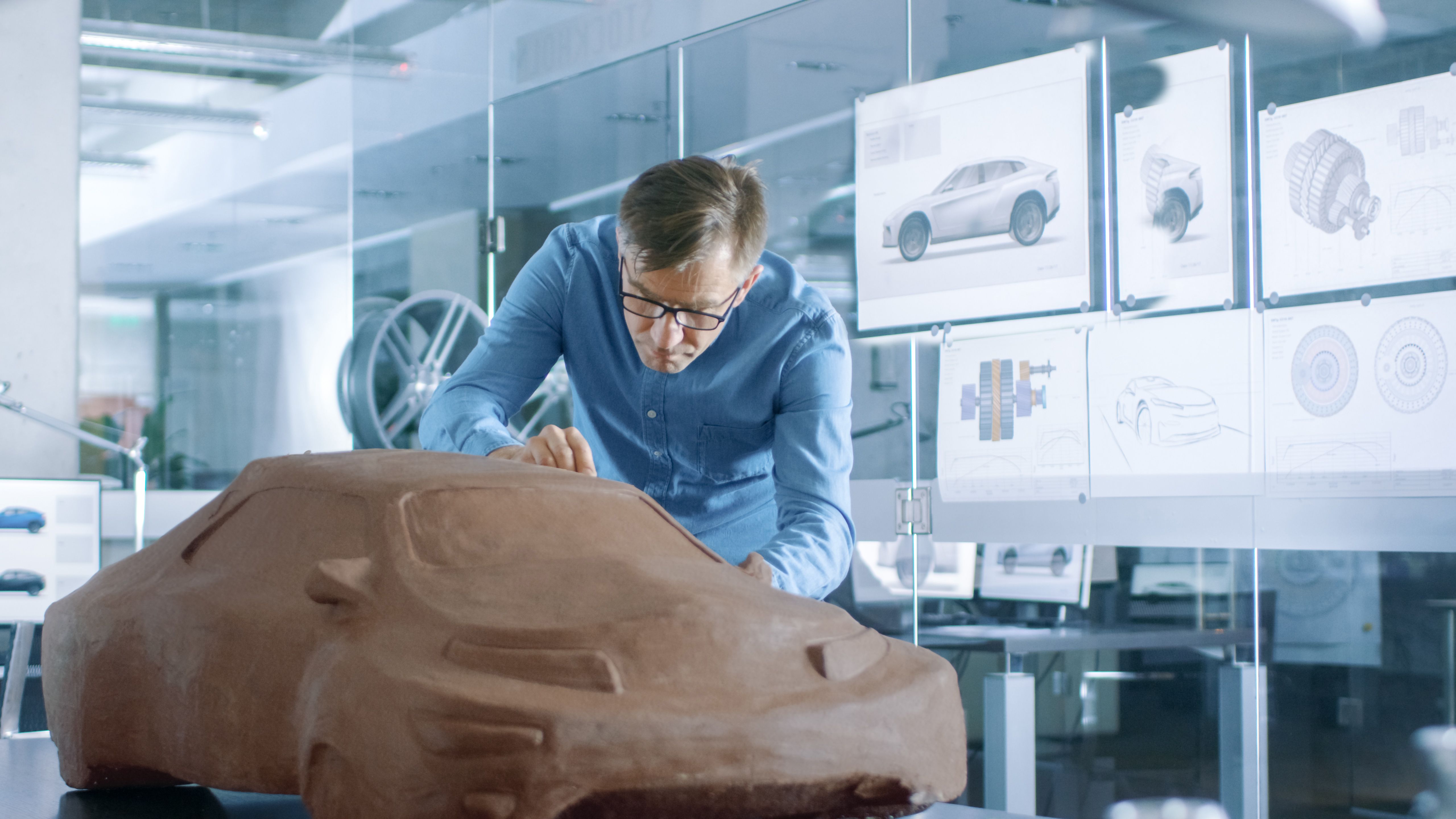 La adicción de los fabricantes al restyling de los coches