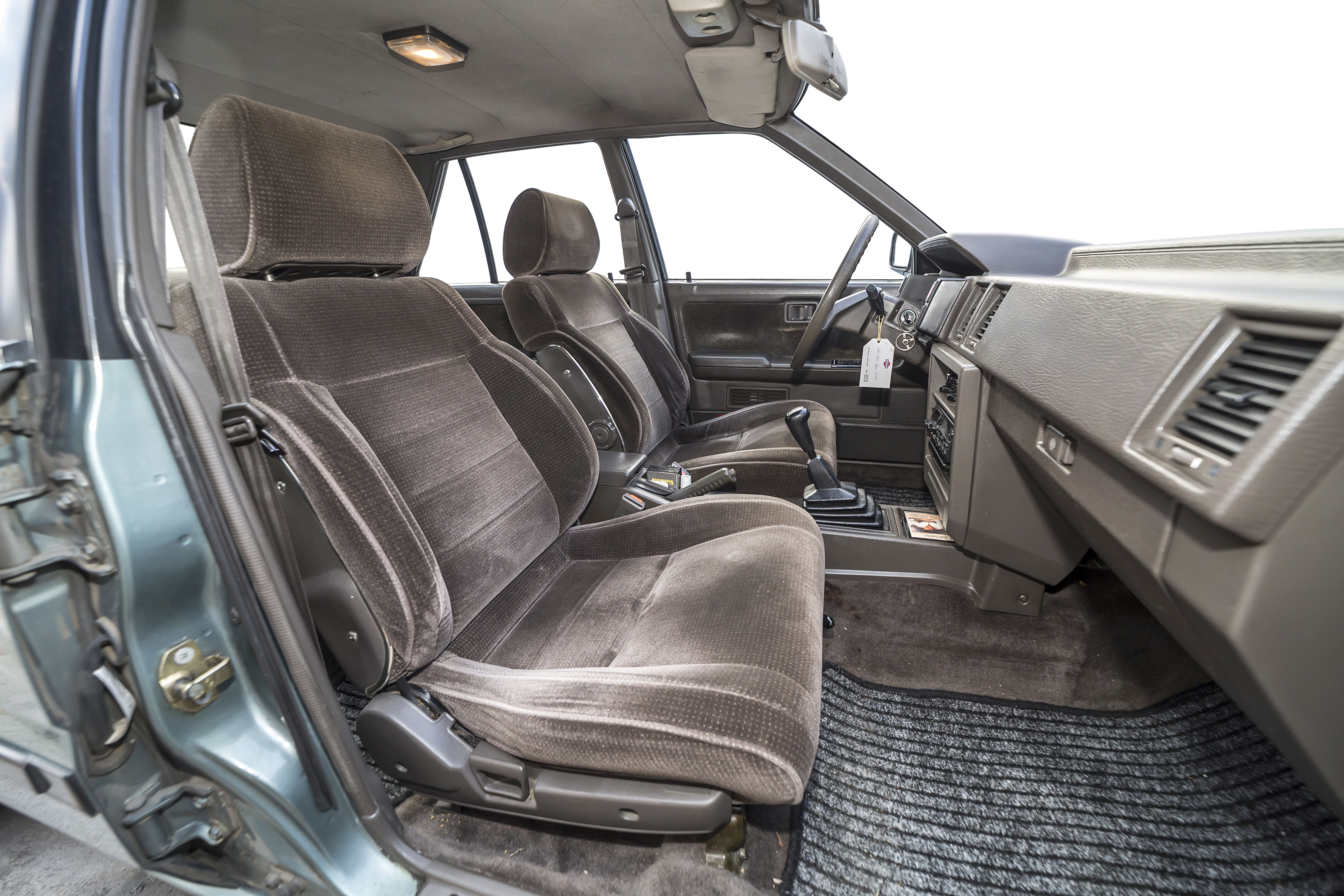 Nissan Bluebird 2.0 SLX