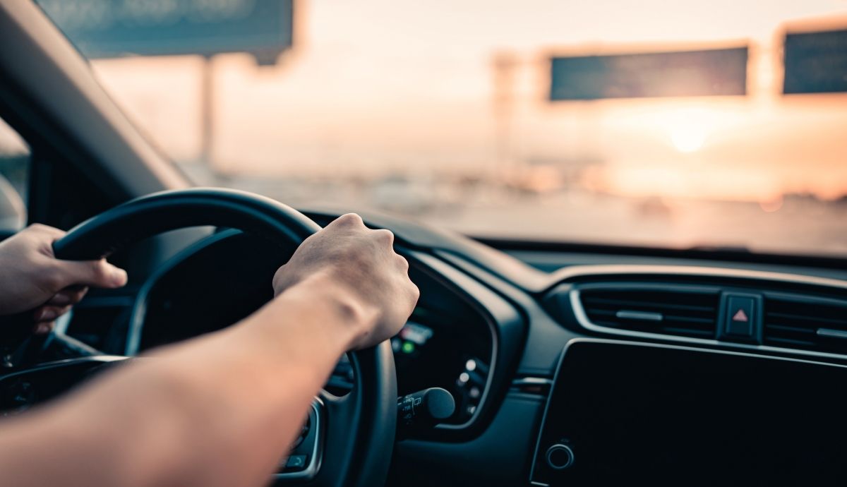 Estas son las nuevas líneas verdes y rosas de la DGT que encontrarás en carretera y debes conocer ya