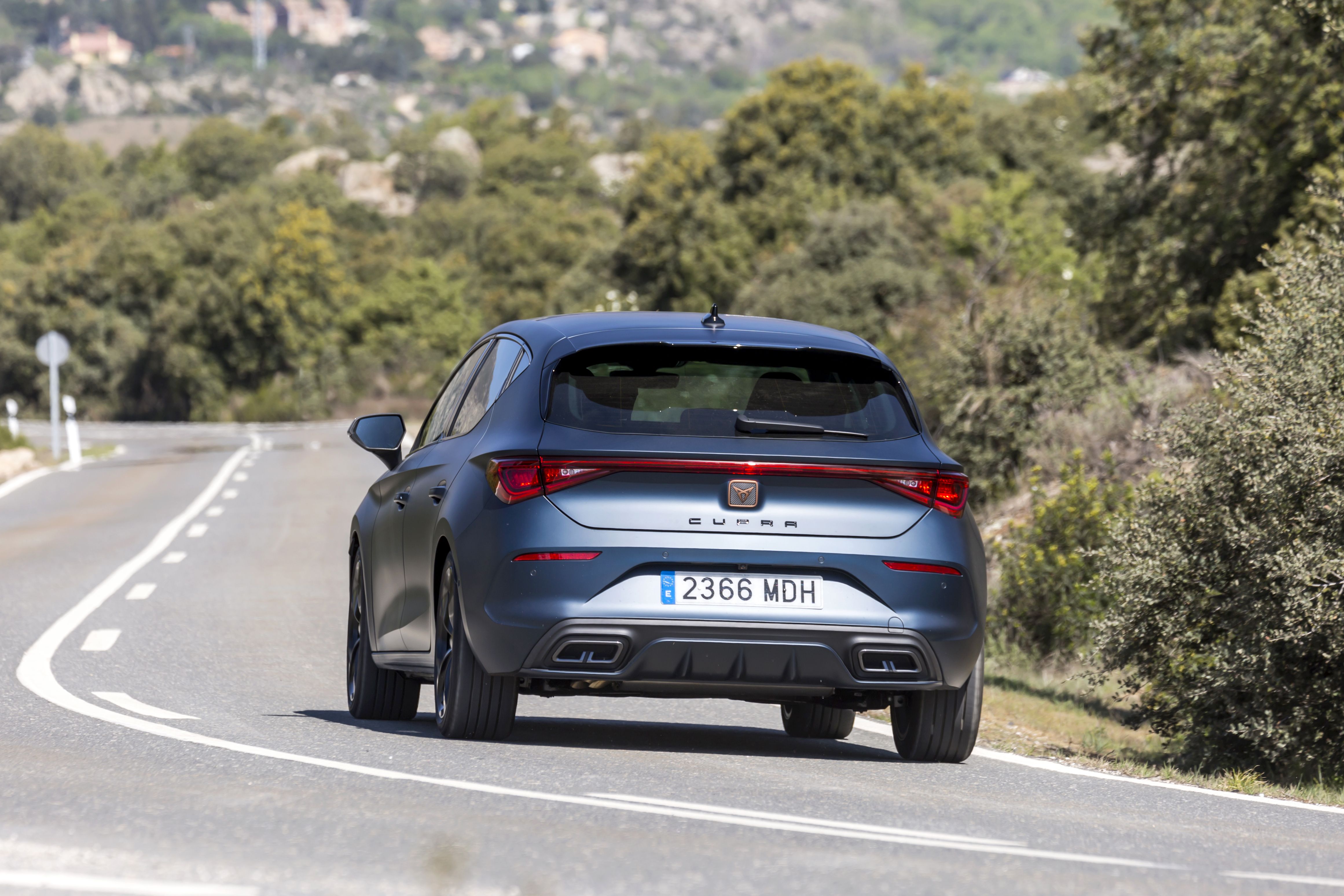 Comparativa: Toyota Corolla 140h vs Cupra León e-TSI