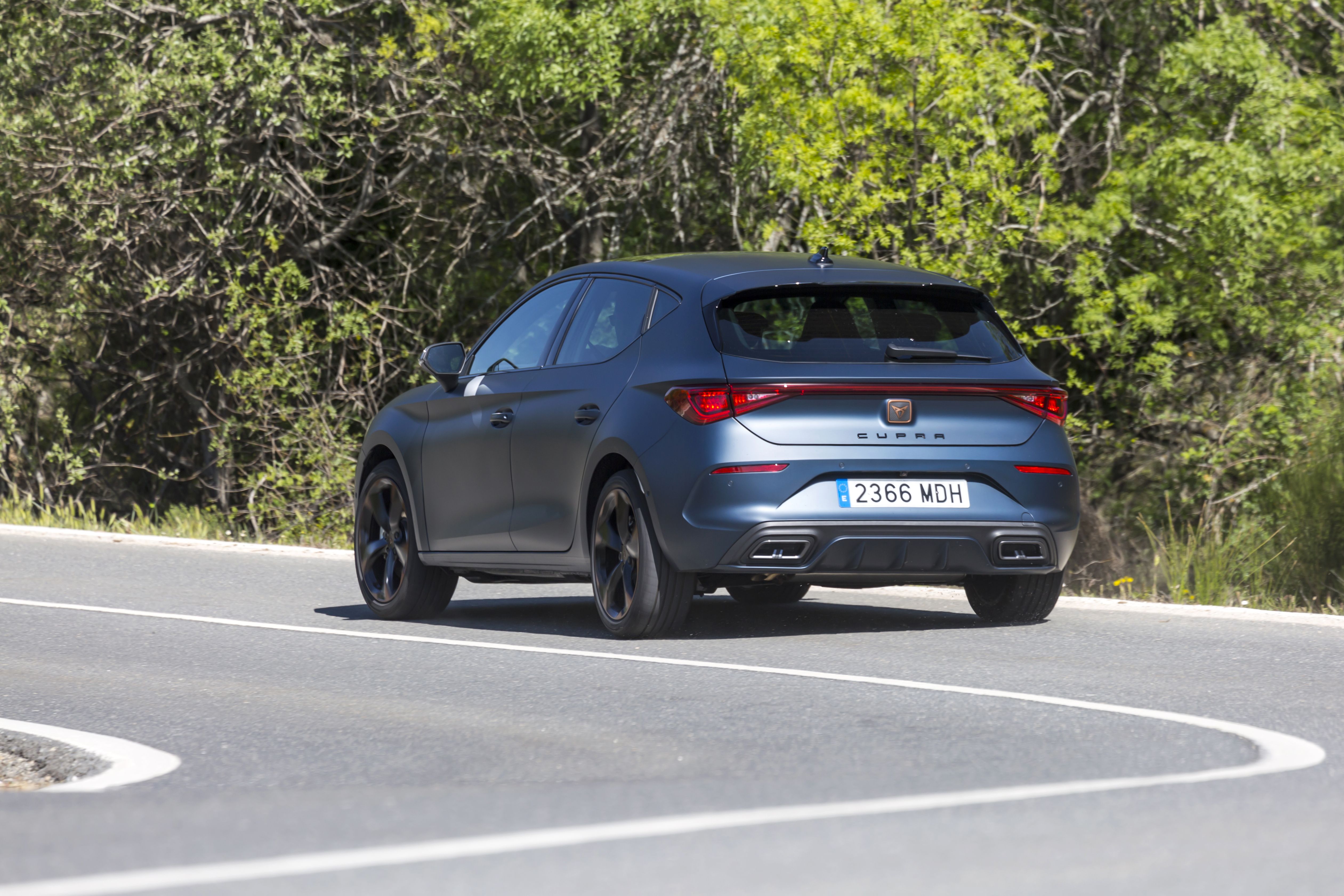 Comparativa: Toyota Corolla 140h vs Cupra León e-TSI