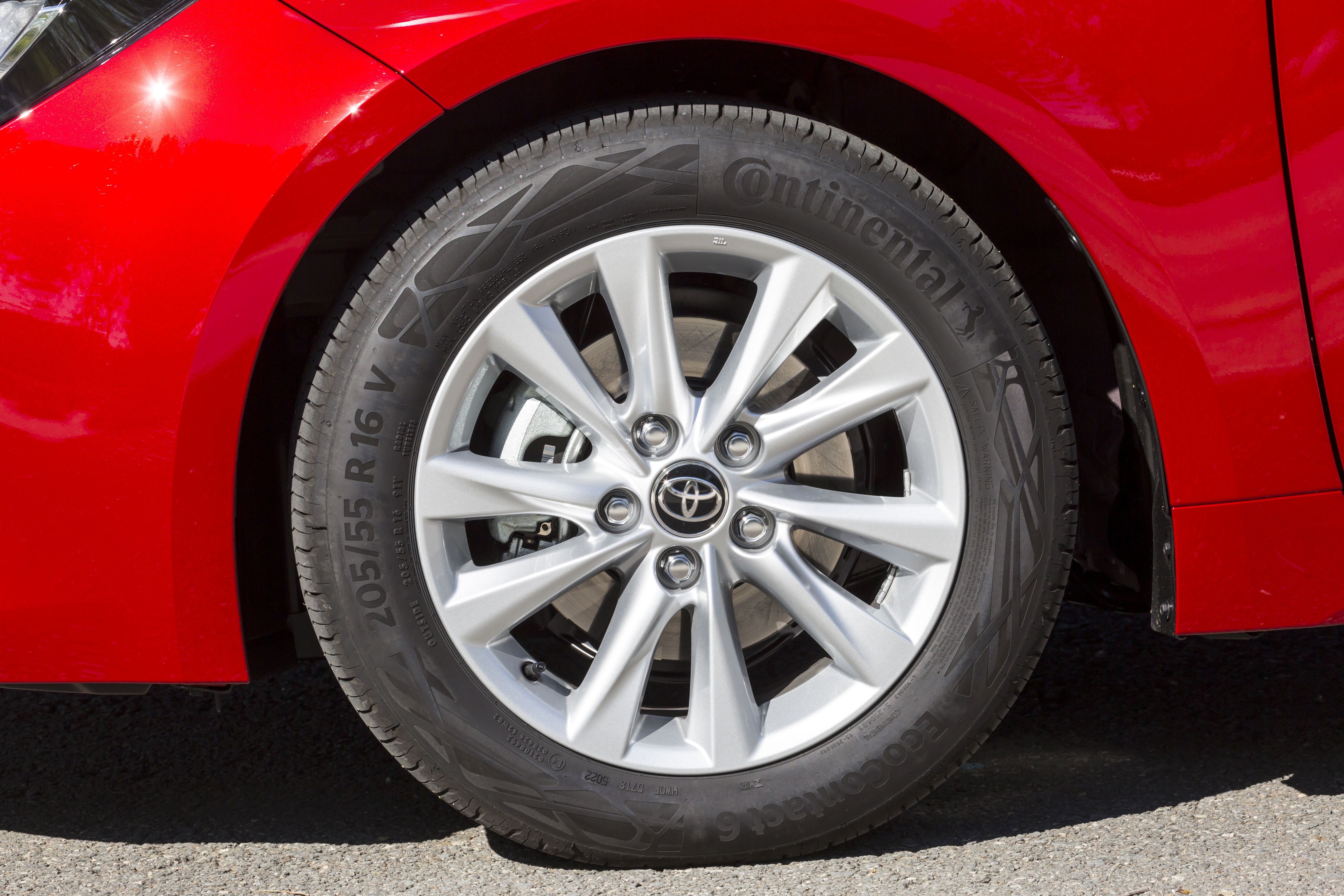 Comparativa: Toyota Corolla 140h vs Cupra León e-TSI