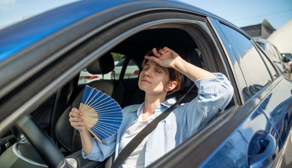 Esta es la gran avería que puede sufrir tu coche con el exceso de calor y si lo dejas mucho tiempo aparcado al sol Esta es la gran avería que puede sufrir tu coche con el exceso de calor y si lo dejas mucho tiempo aparcado al sol