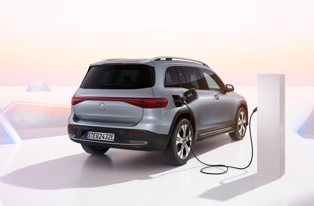Nuevos Mercedes EQA y EQB 2024