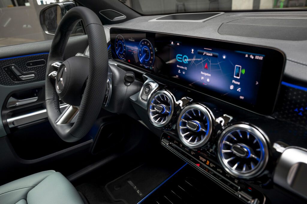 Nuevos Mercedes EQA y EQB 2024