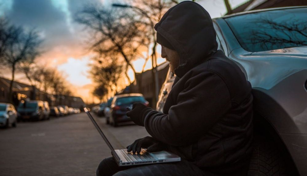 Este es el último método de los ladrones para robar tu coche en solo unos segundos