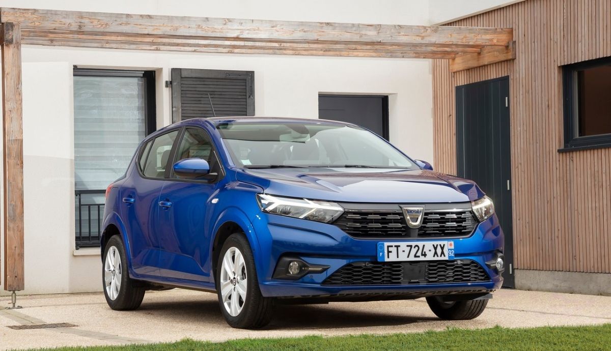 Los sorprendentes datos que desvela Hacienda sobre lo que pagamos por los coches más vendidos