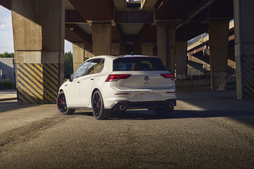 Volkswagen Golf GTI 380 2024 (5)