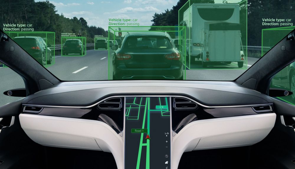 Ahora parece que los coches también nos analizan y controlan todo lo que pasa en nuestra vida, algo que las marcas no dudan en aprovechar