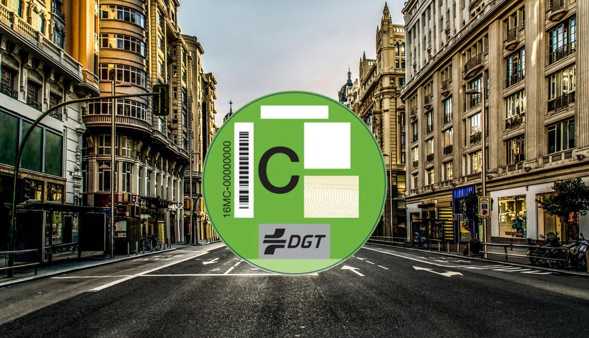 Esto es lo que va a ocurrir con los coches con etiqueta C de la DGT en los próximos meses
