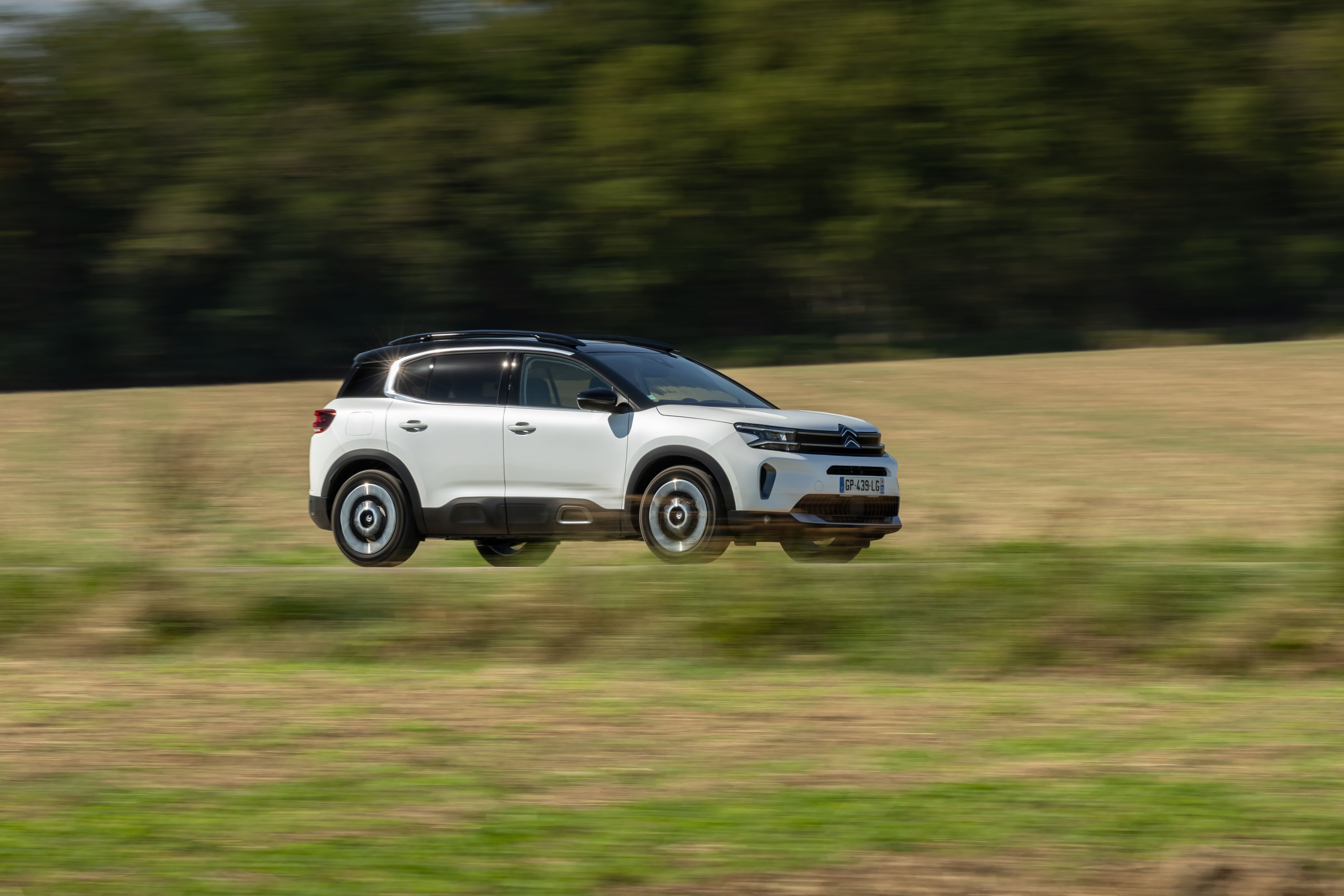 Así va y funciona la nueva electrificación sin recarga del Citroën C5 Aircross.