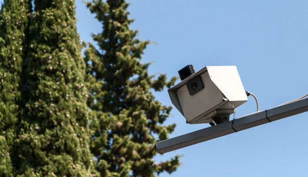 Los nuevos radares con Inteligencia Artificial multan ya automáticamente y por cualquier infracción