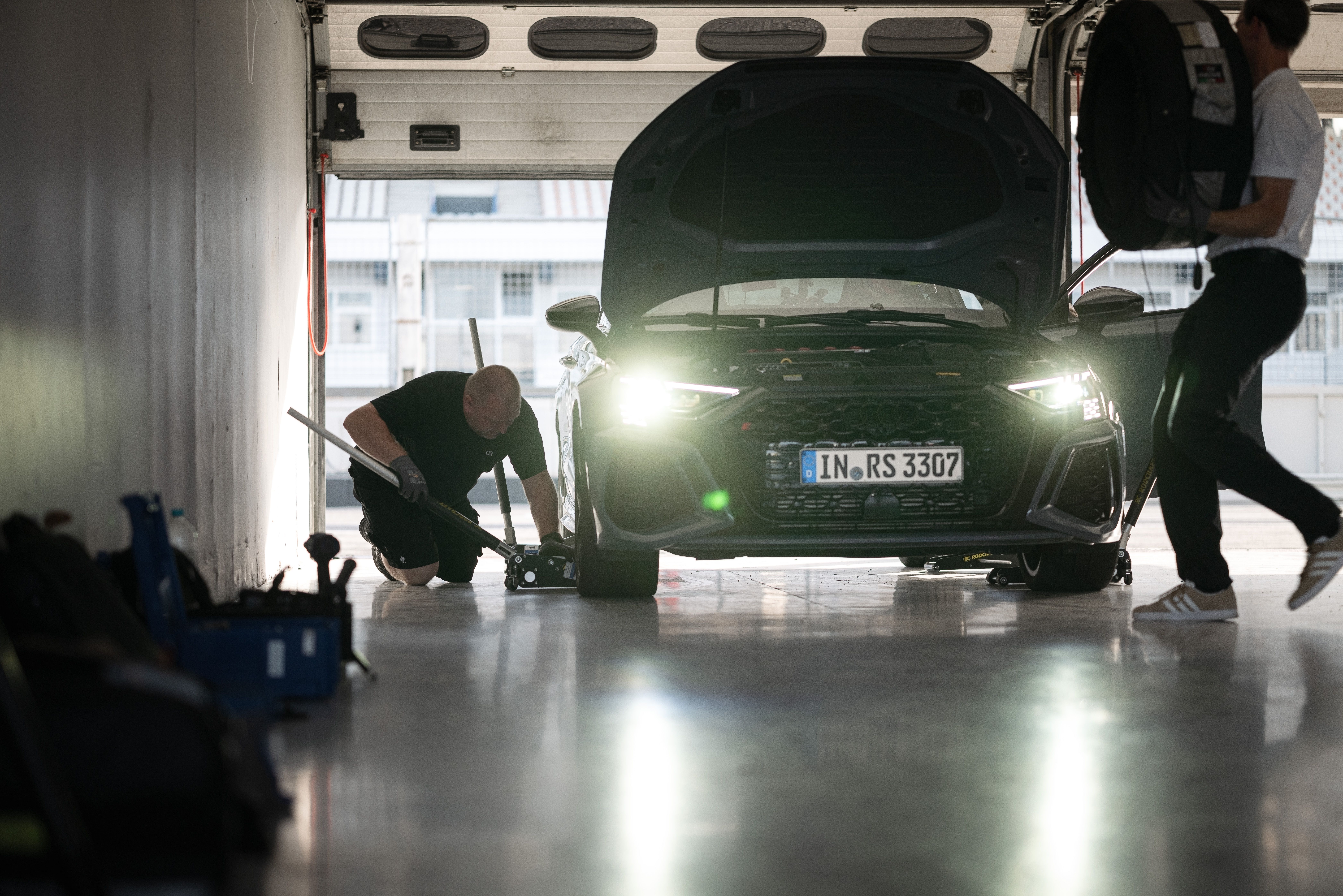 Audi RS 3 Performance vs Mercedes-AMG A45 S
