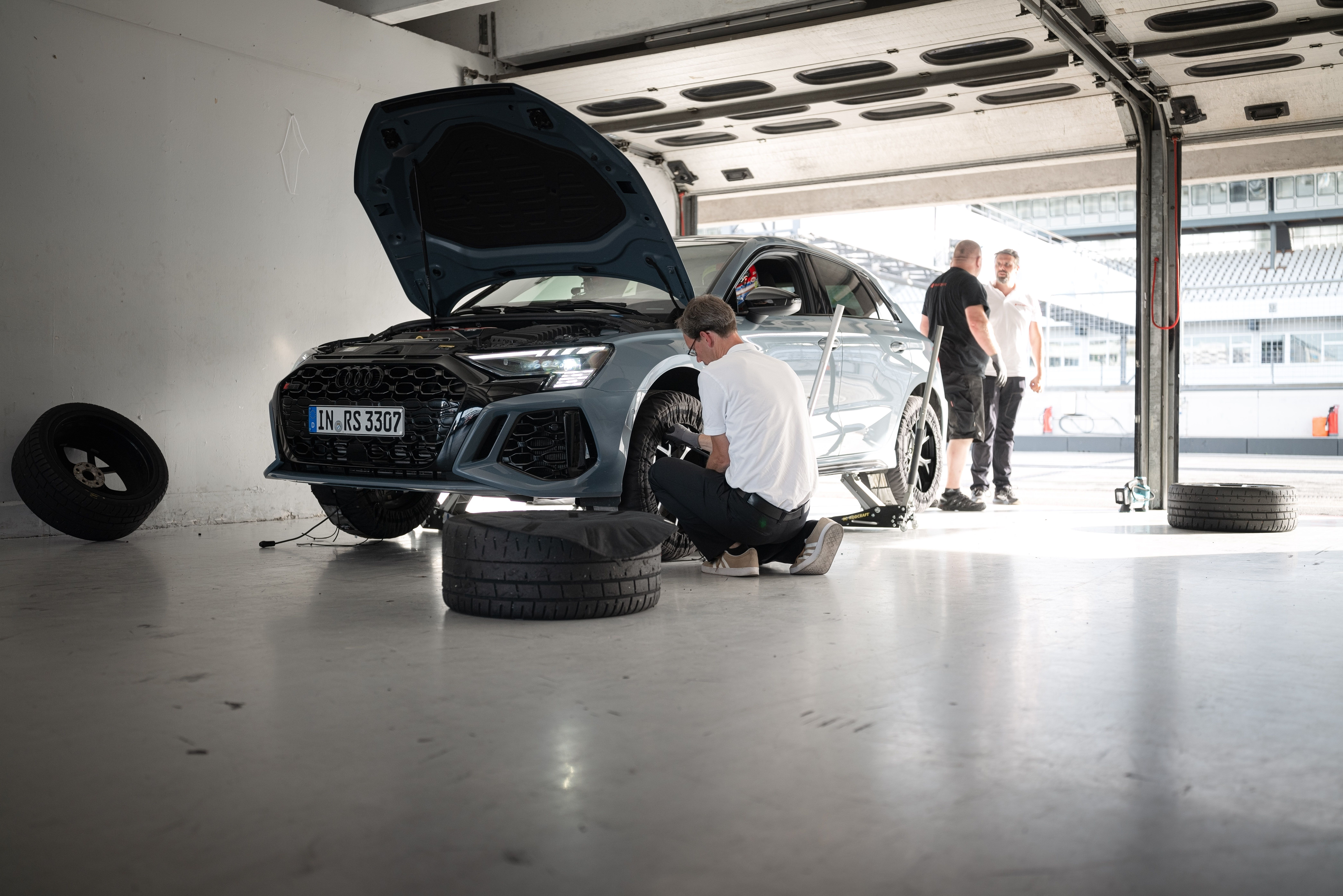 Audi RS 3 Performance vs Mercedes-AMG A45 S