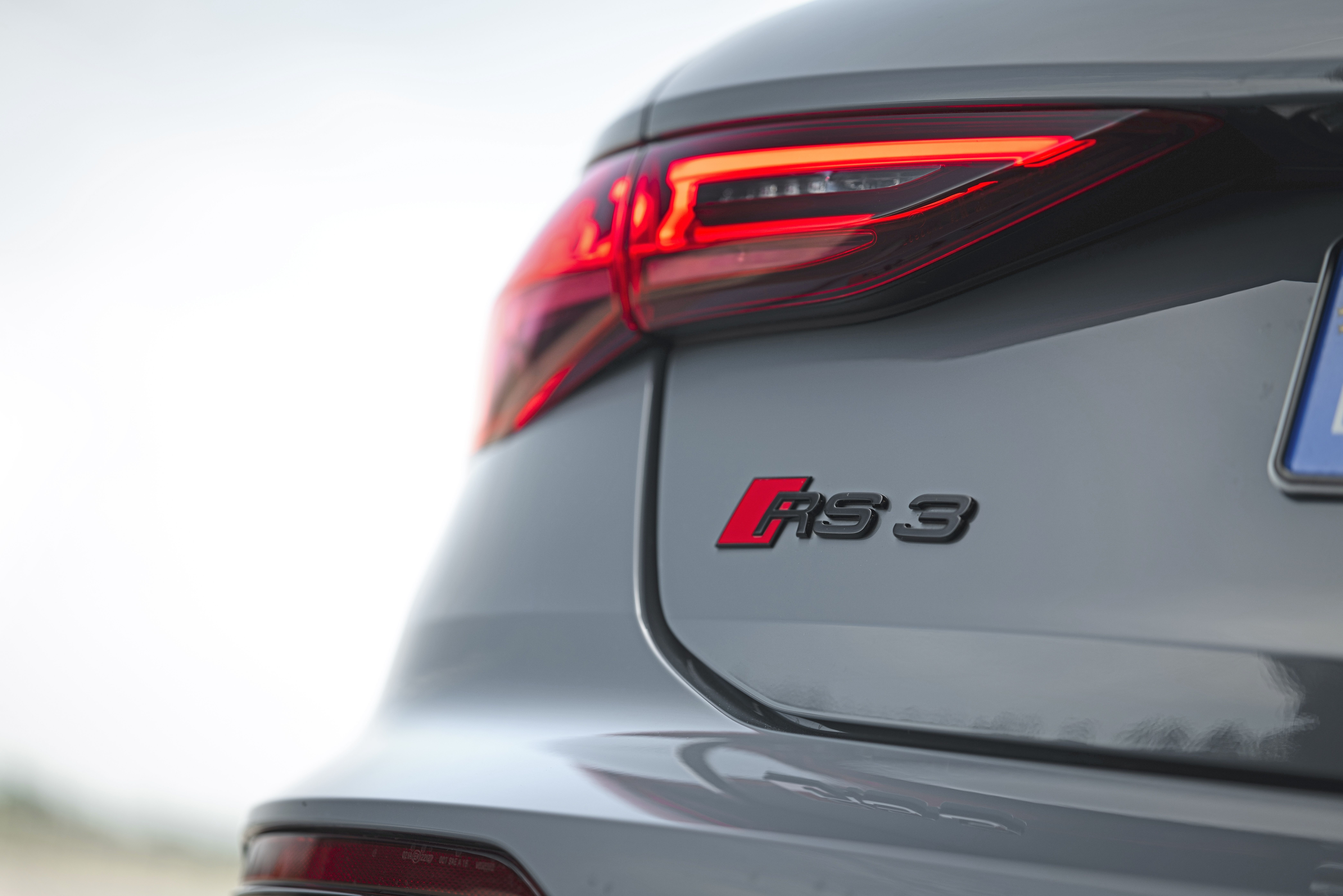 Audi RS 3 Performance vs Mercedes-AMG A45 S