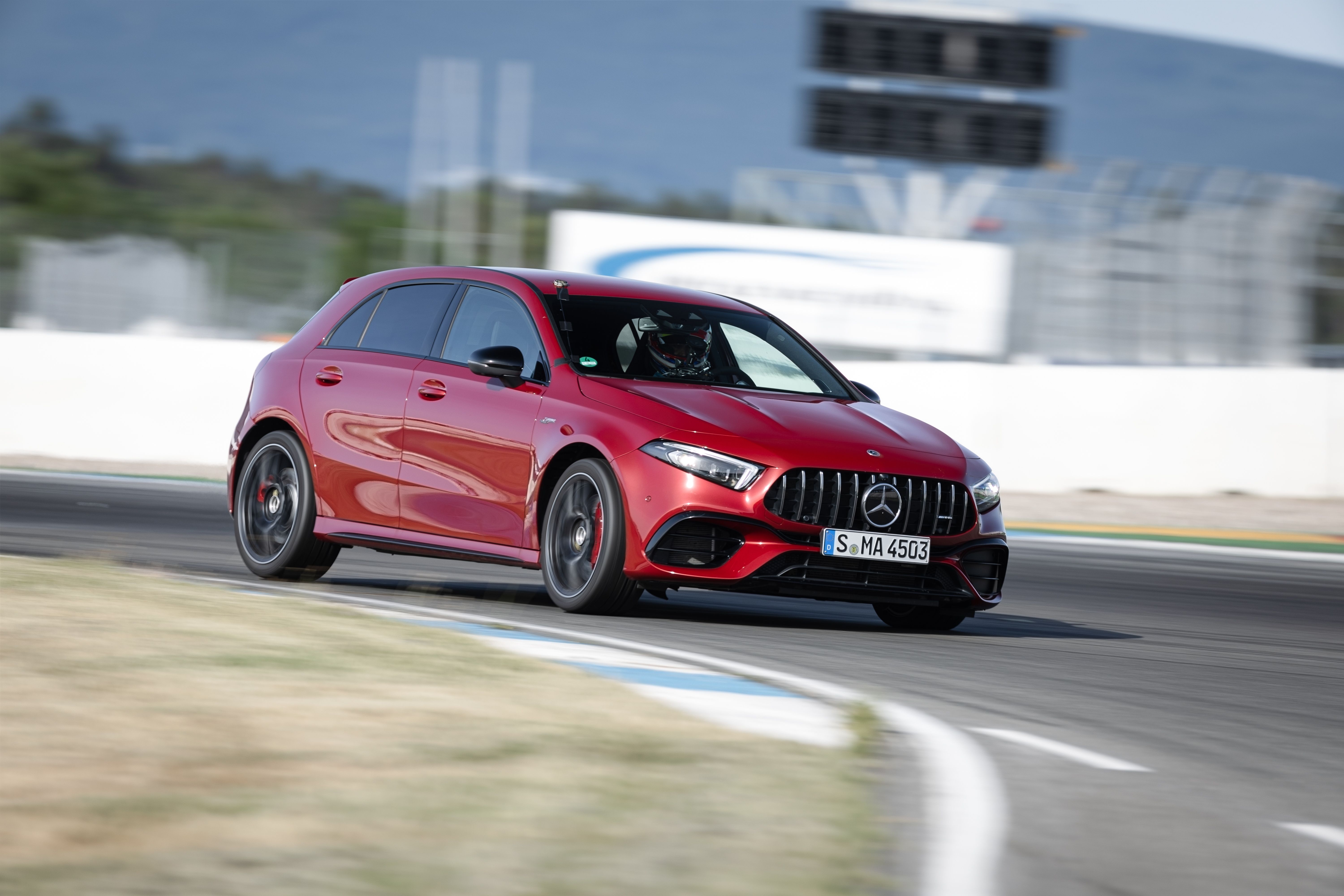 Audi RS 3 Performance vs Mercedes-AMG A45 S