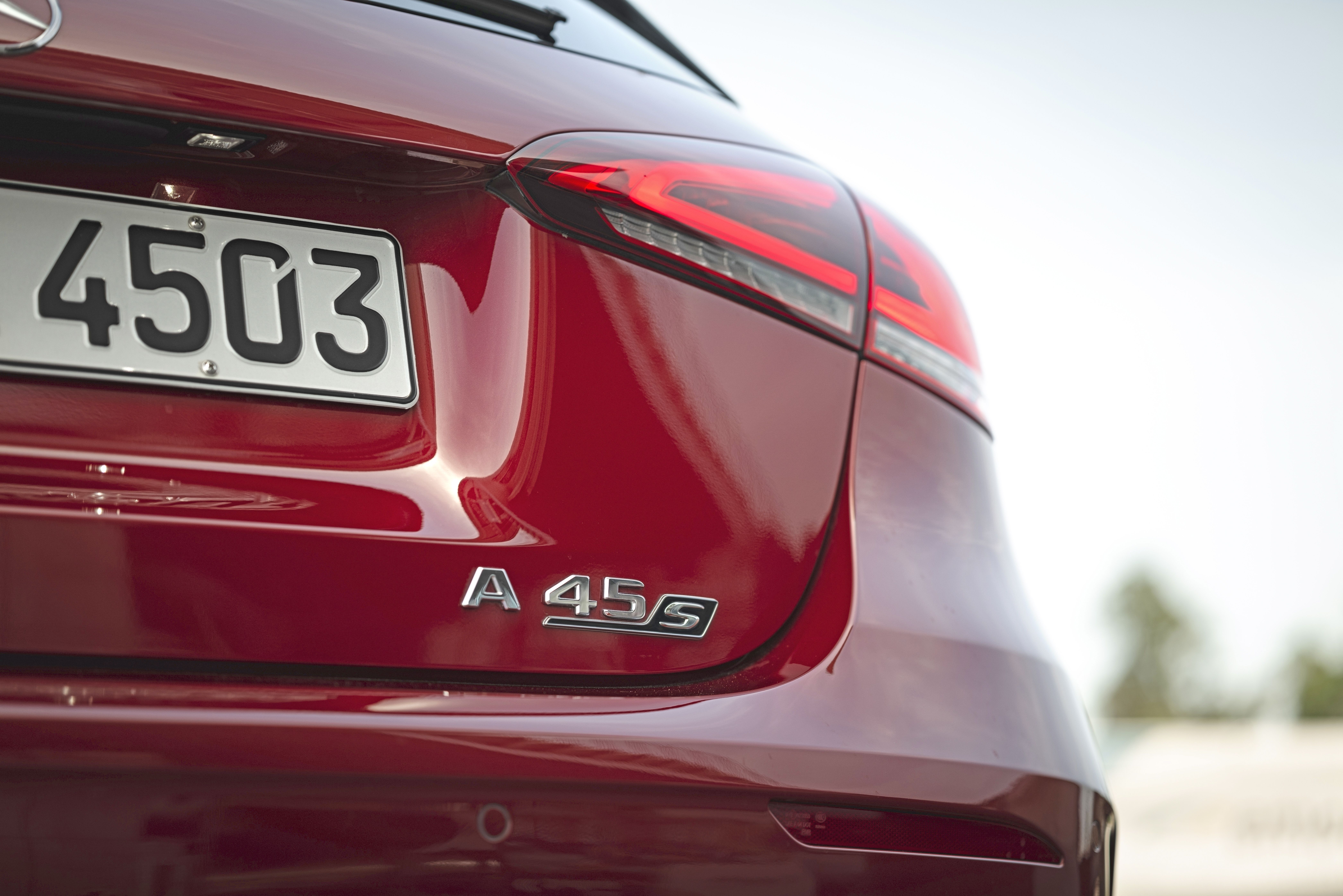 Audi RS 3 Performance vs Mercedes-AMG A45 S