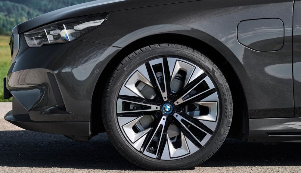 Llantas de 19" del BMW 530e Sedán Llantas de 19" del BMW 530e Sedán