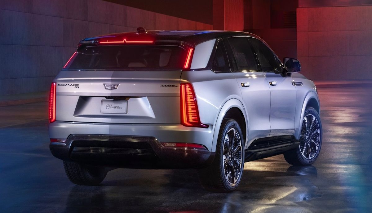 Más malas noticias para los SUV: podrían requerir pronto de un carné específico y no del B normal