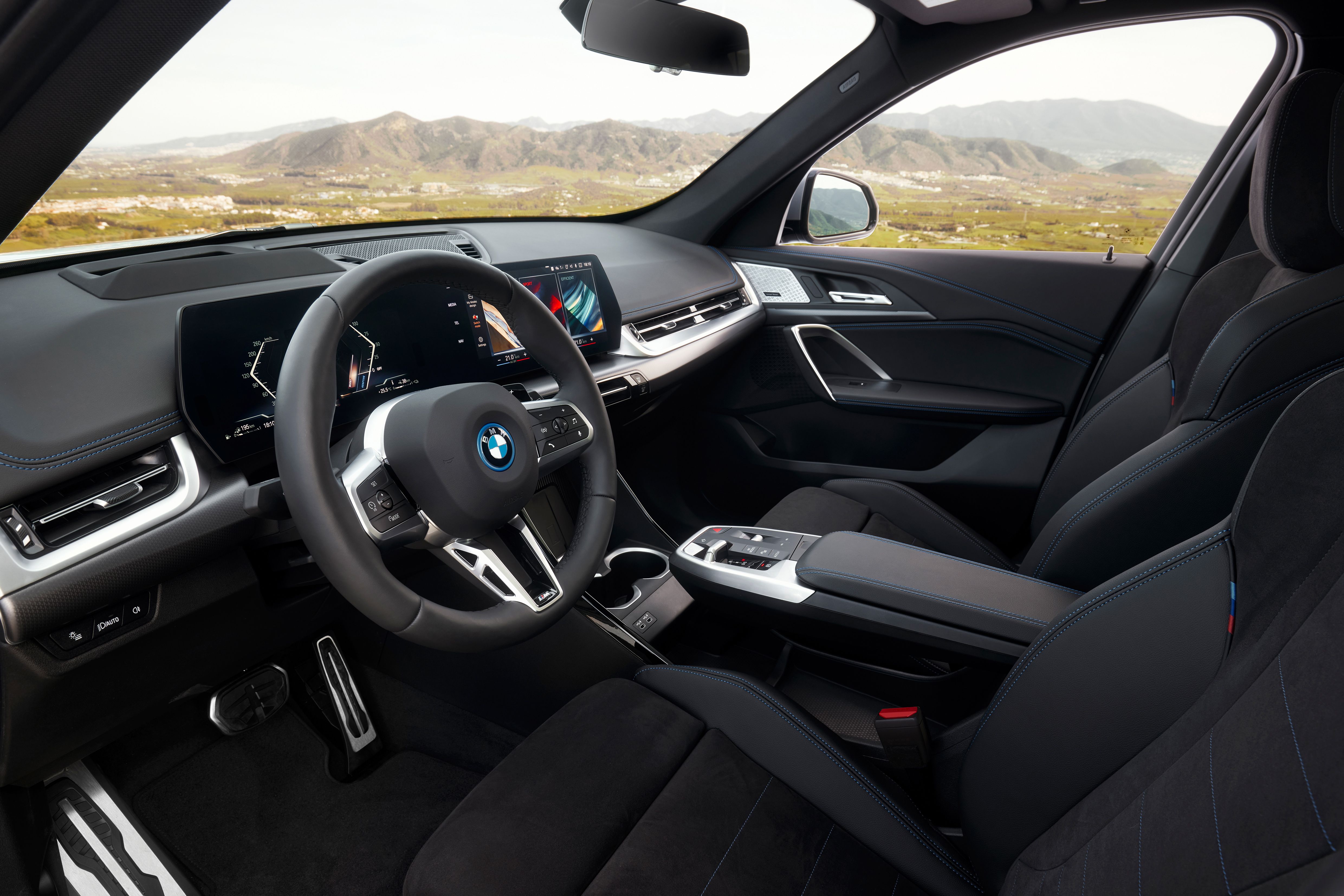 BMW iX1 
