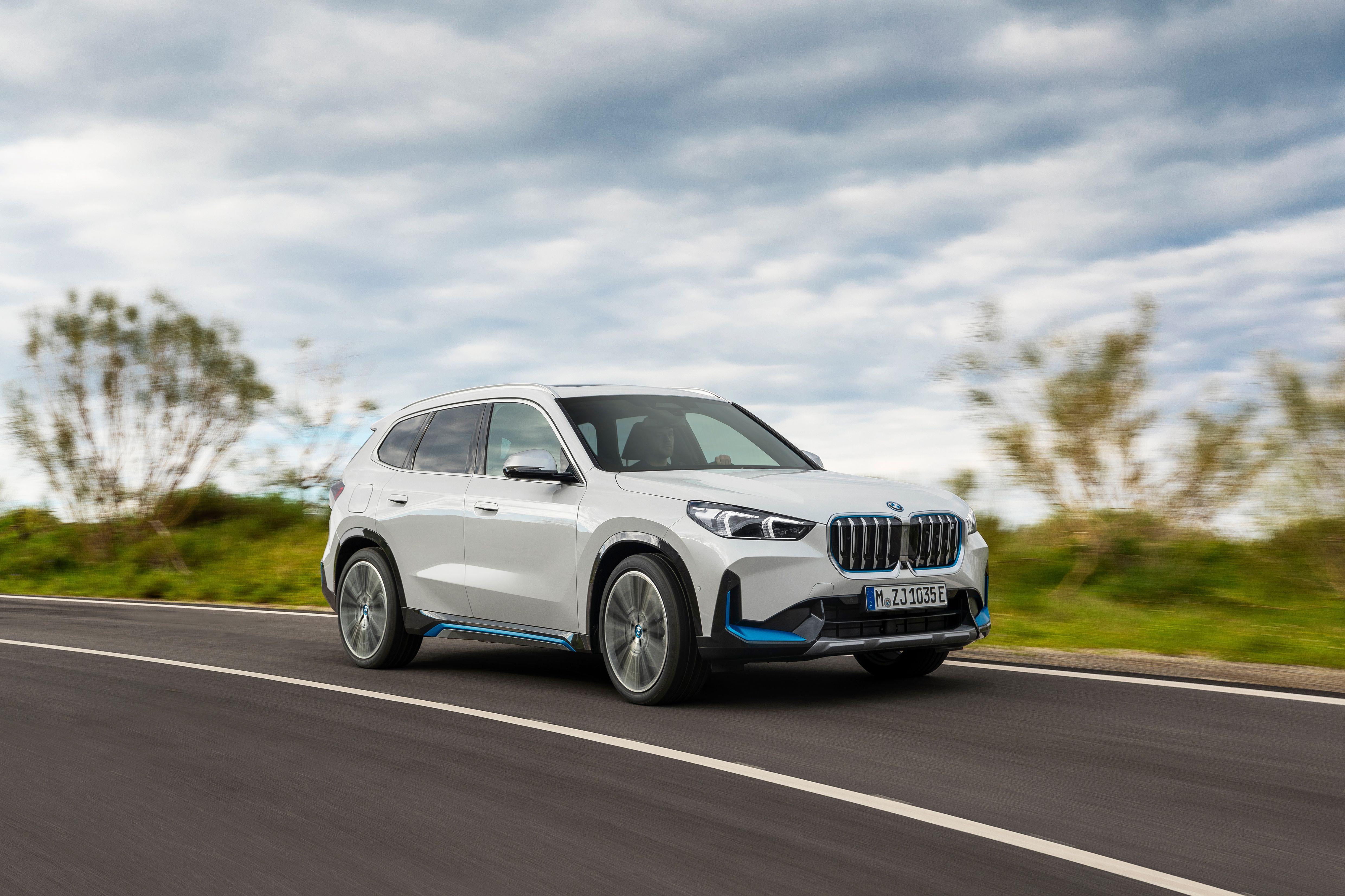 BMW iX1 