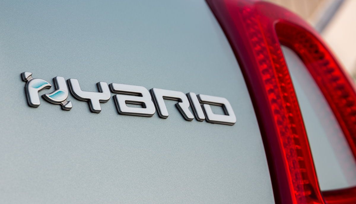 Si necesitas un buen coche etiqueta ECO, aquí tienes uno de los más populares y ahora el más barato