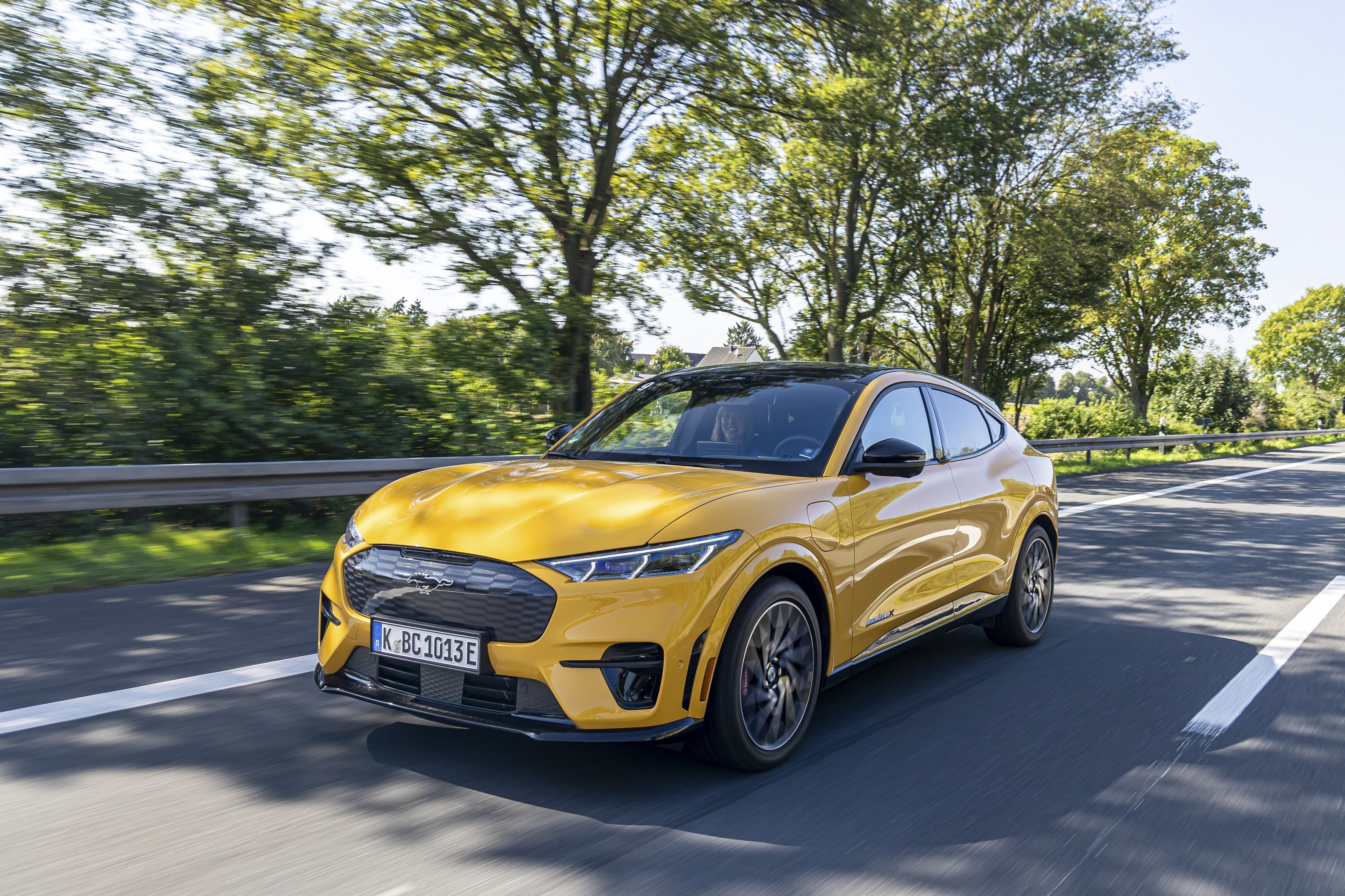 Sistema BlueCruise de conducción autónoma asistida de Ford, disponible en un Mustang Mach-E.