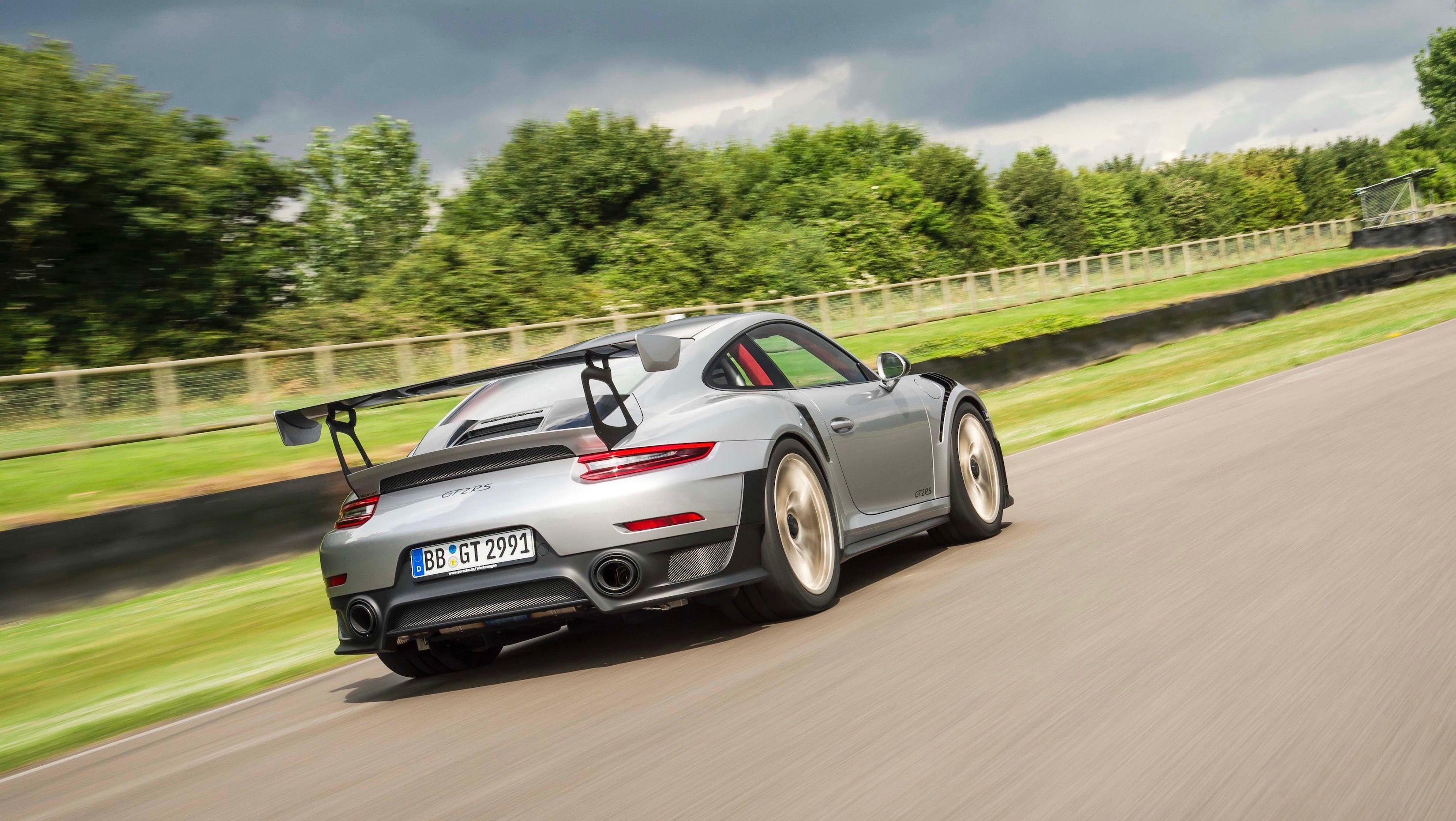 Tecnología híbrida para Porsche 911: de la competición a la serie, para un coche inmortal