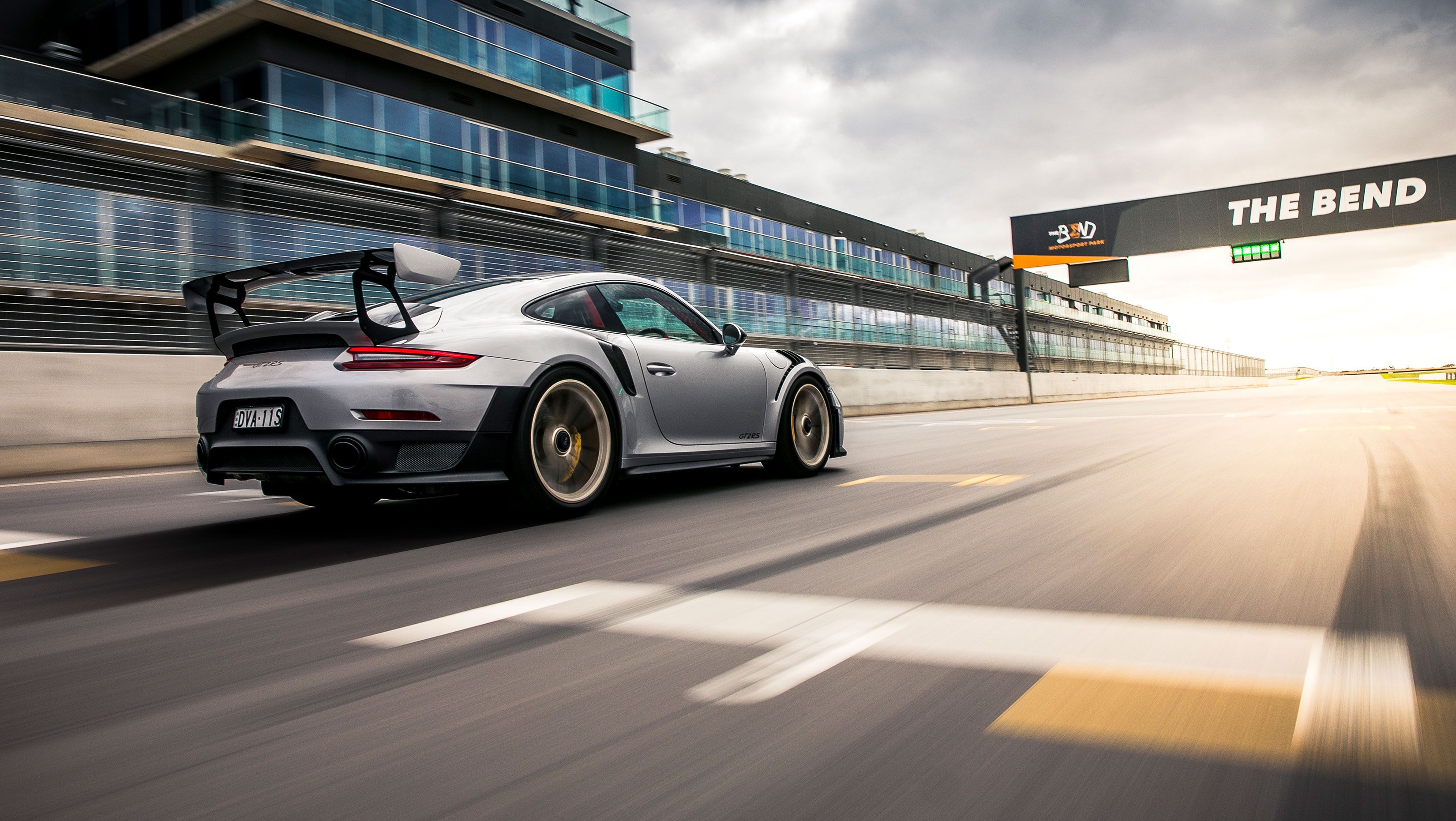 Tecnología híbrida para Porsche 911: de la competición a la serie, para un coche inmortal