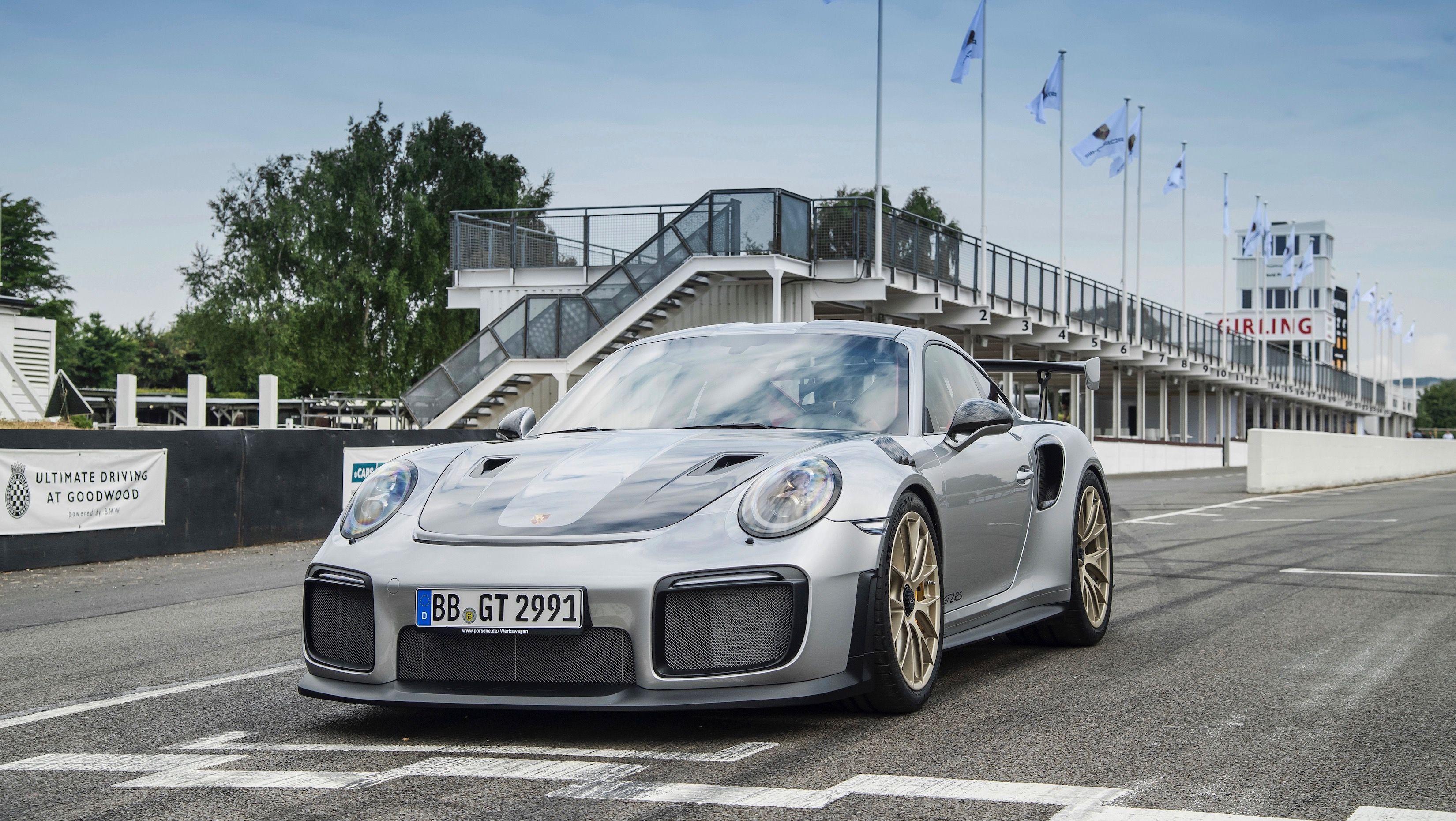 Tecnología híbrida para Porsche 911: de la competición a la serie, para un coche inmortal