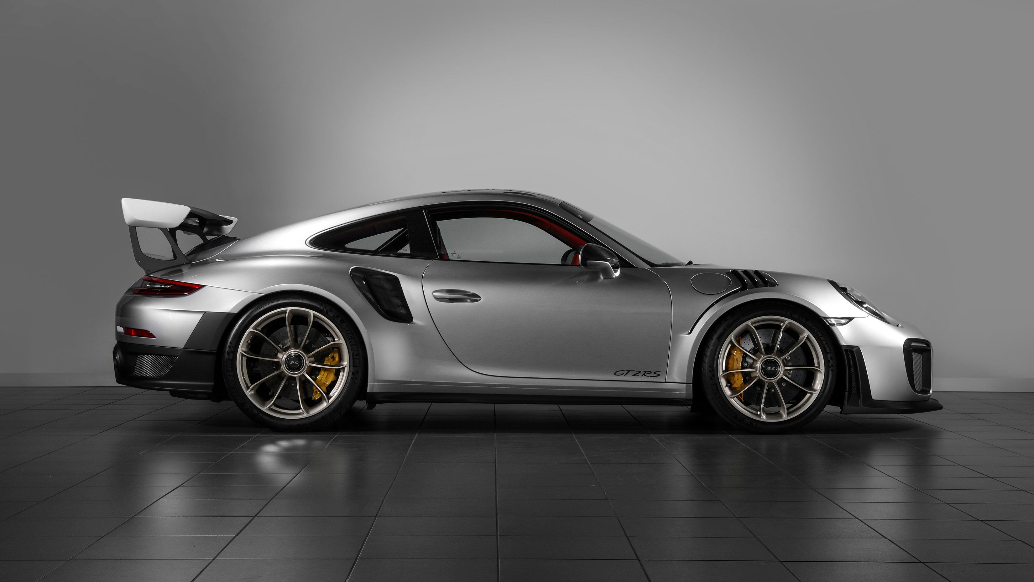 Tecnología híbrida para Porsche 911: de la competición a la serie, para un coche inmortal