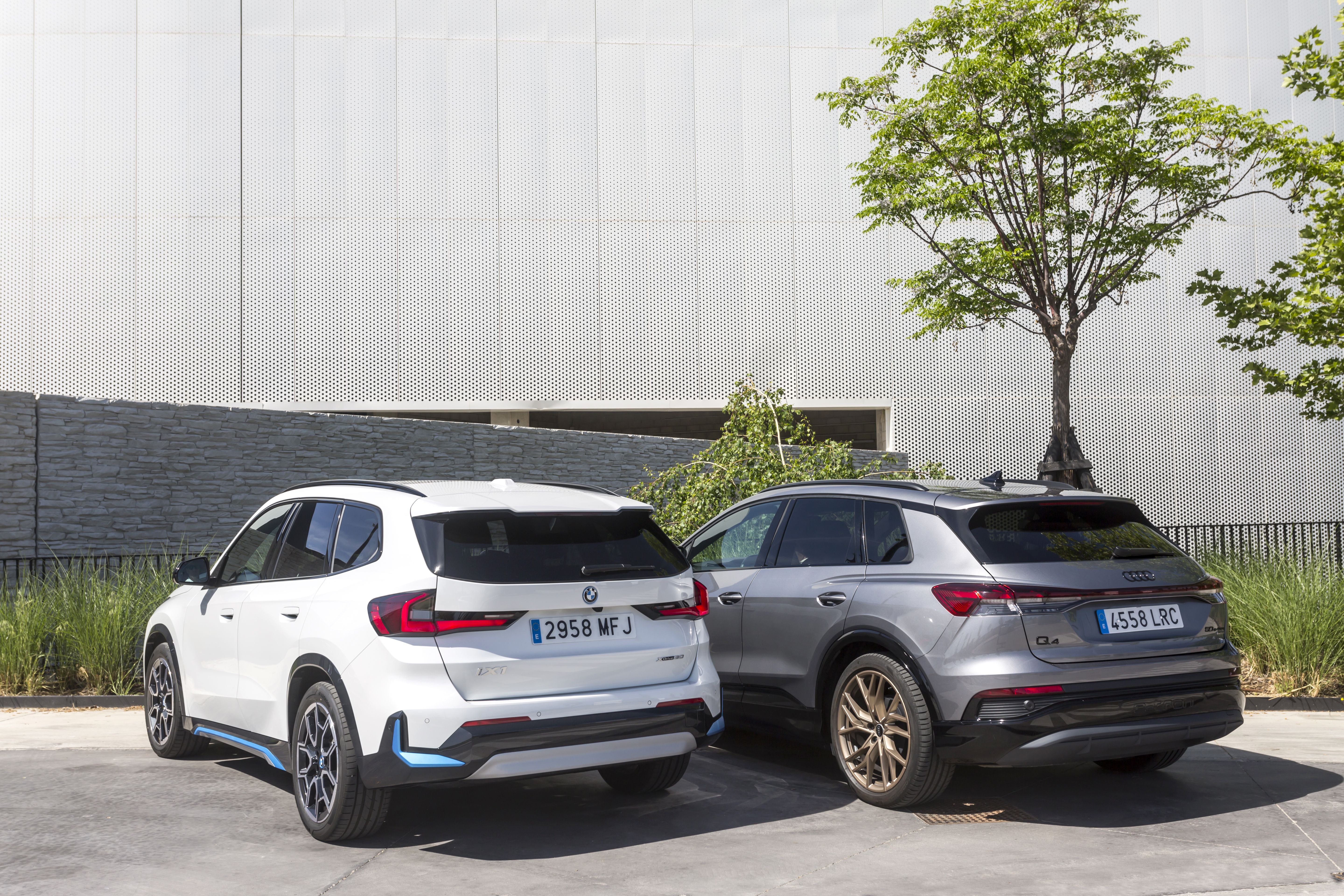 Audi Q4 e-tron 50 vs BMW iX1