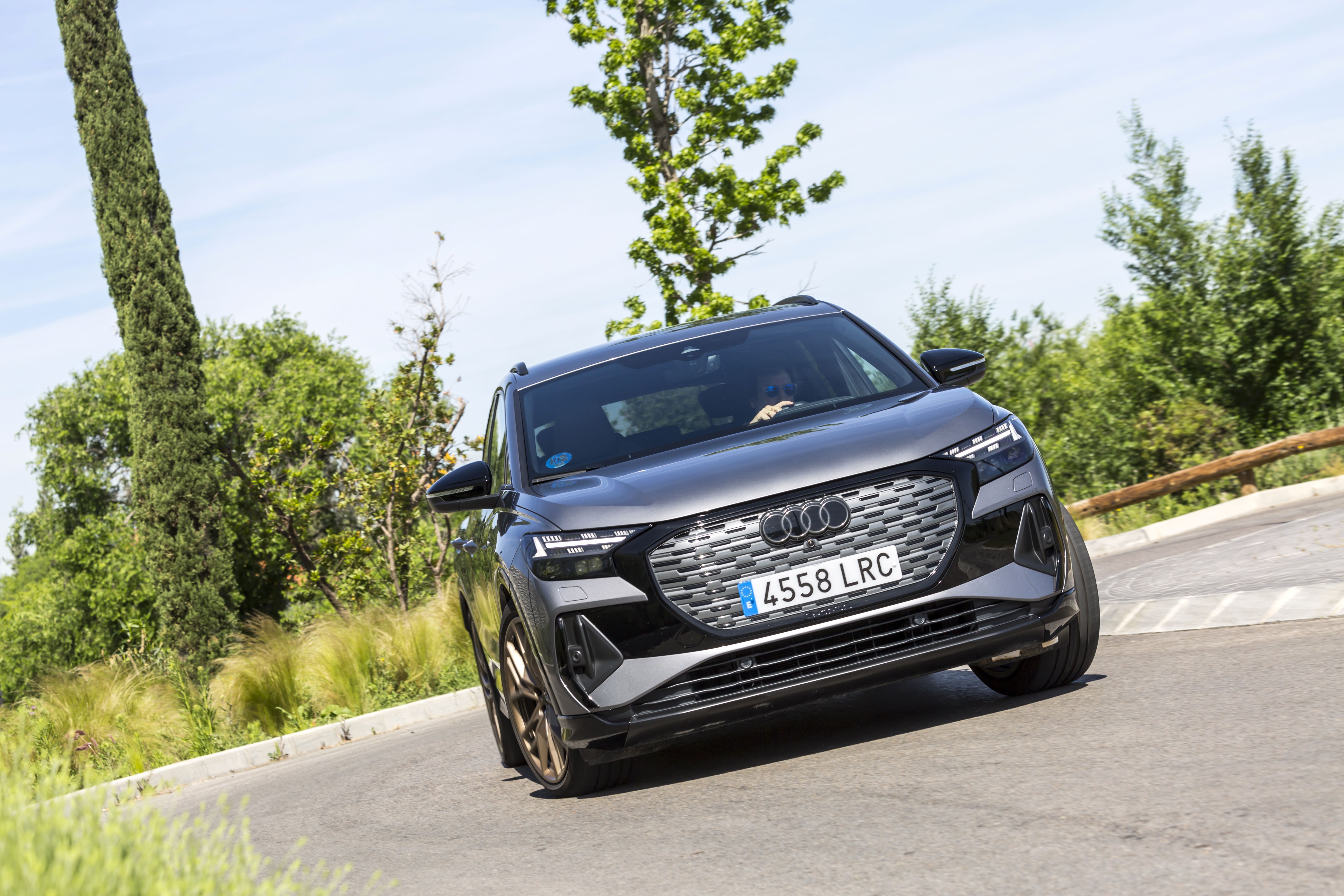 Audi Q4 e-tron 50 vs BMW iX1