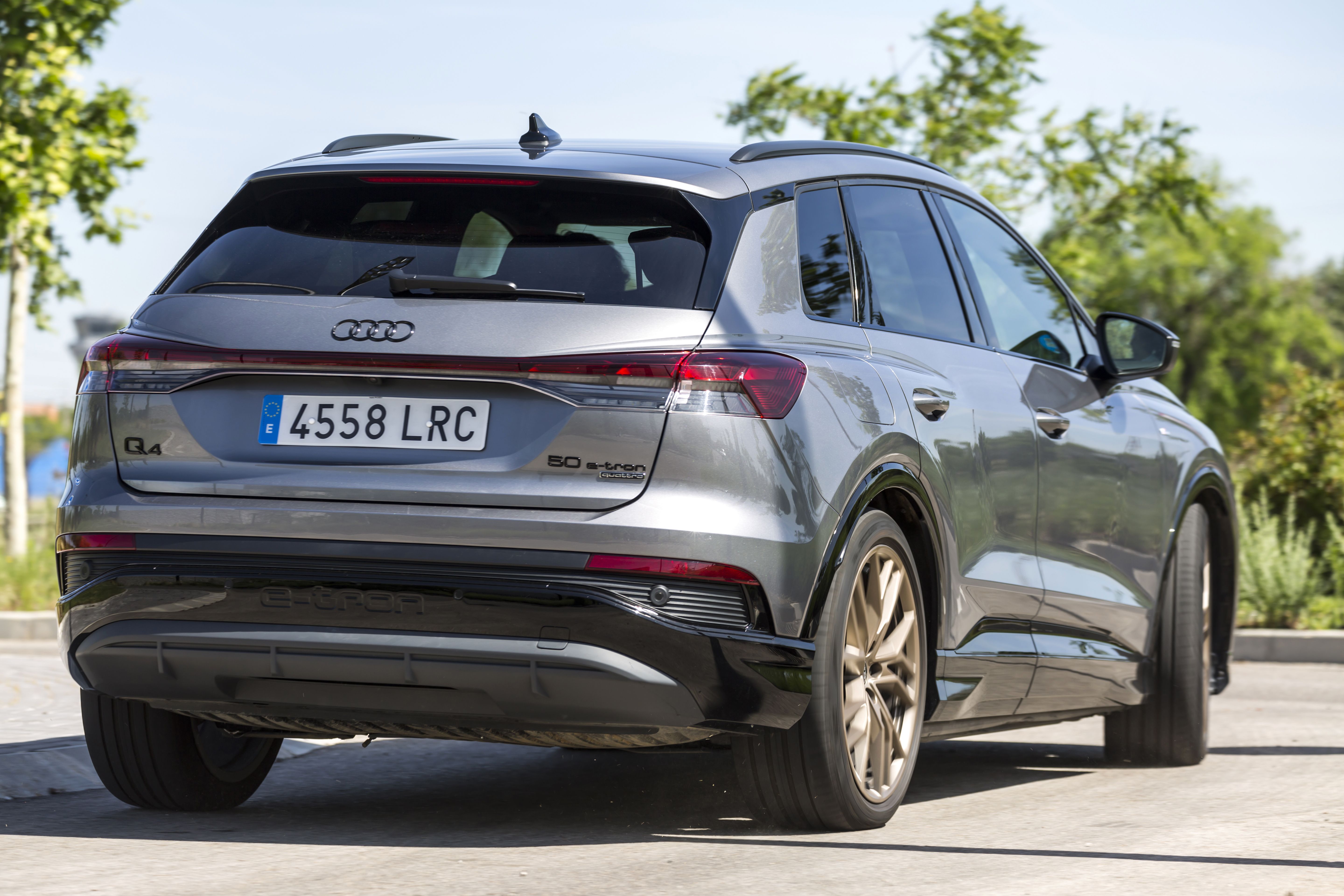 Audi Q4 e-tron 50 vs BMW iX1