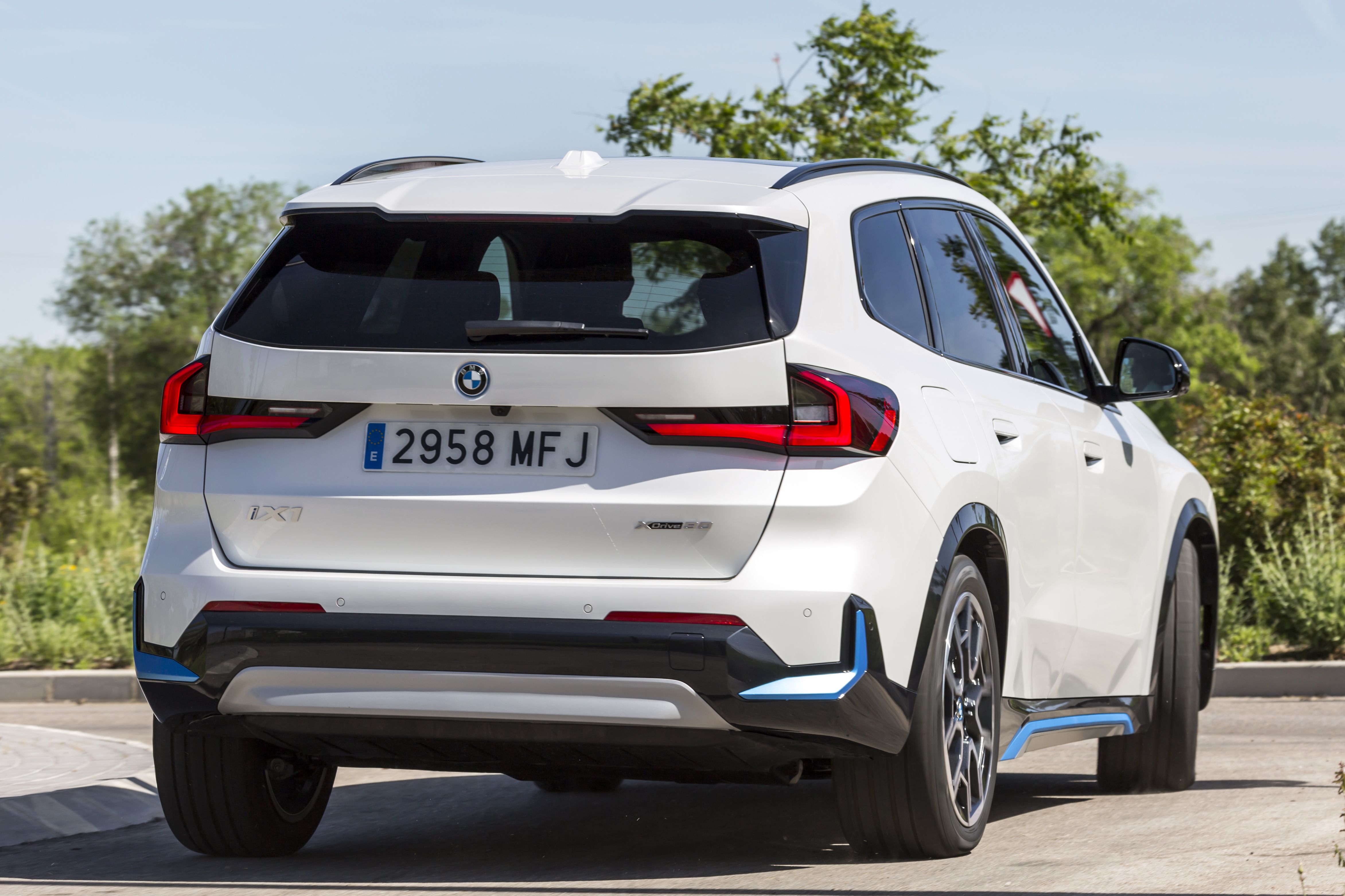BMW iX1