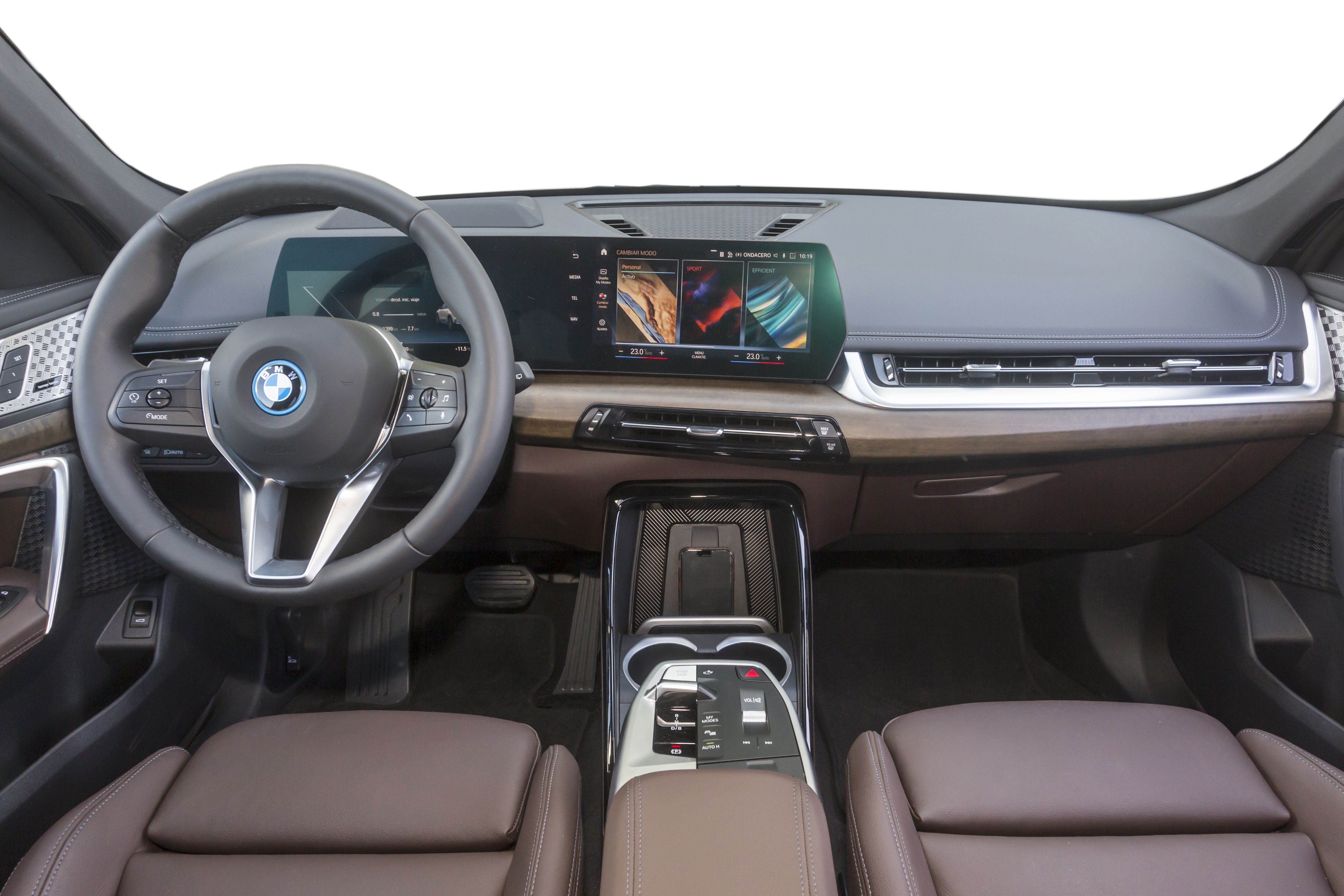 BMW iX1