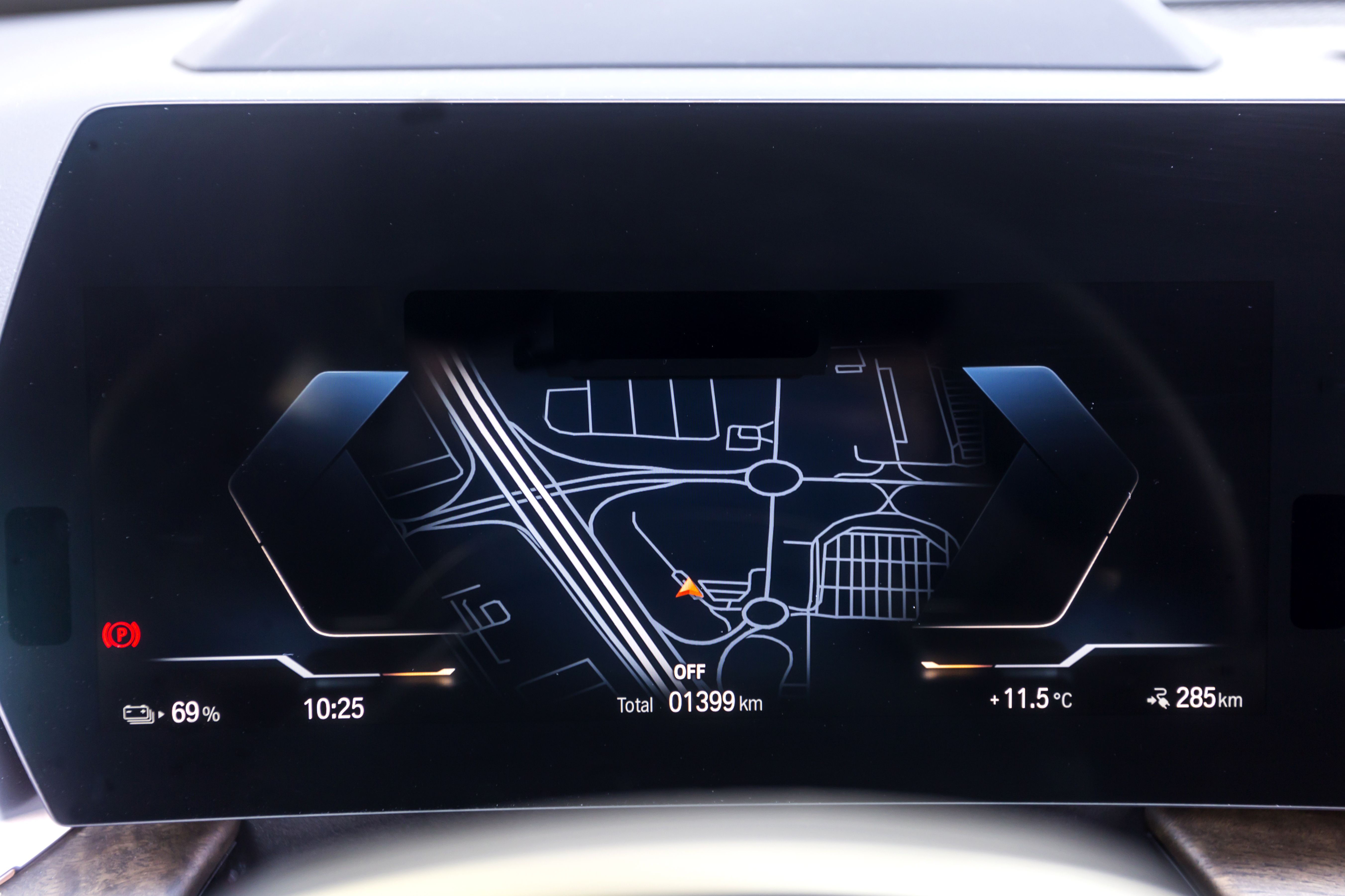 Audi Q4 e-tron 50 vs BMW iX1