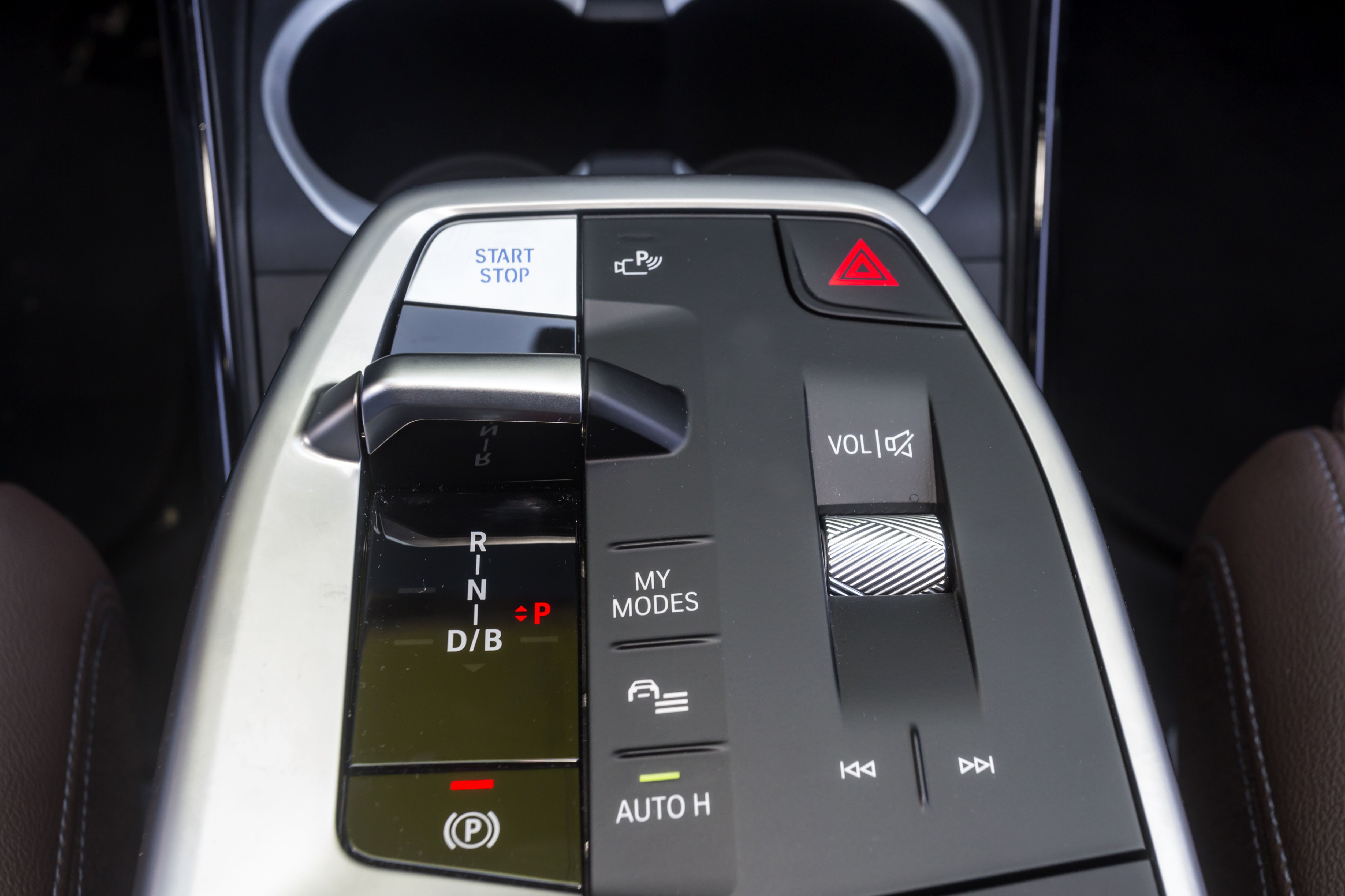 Audi Q4 e-tron 50 vs BMW iX1
