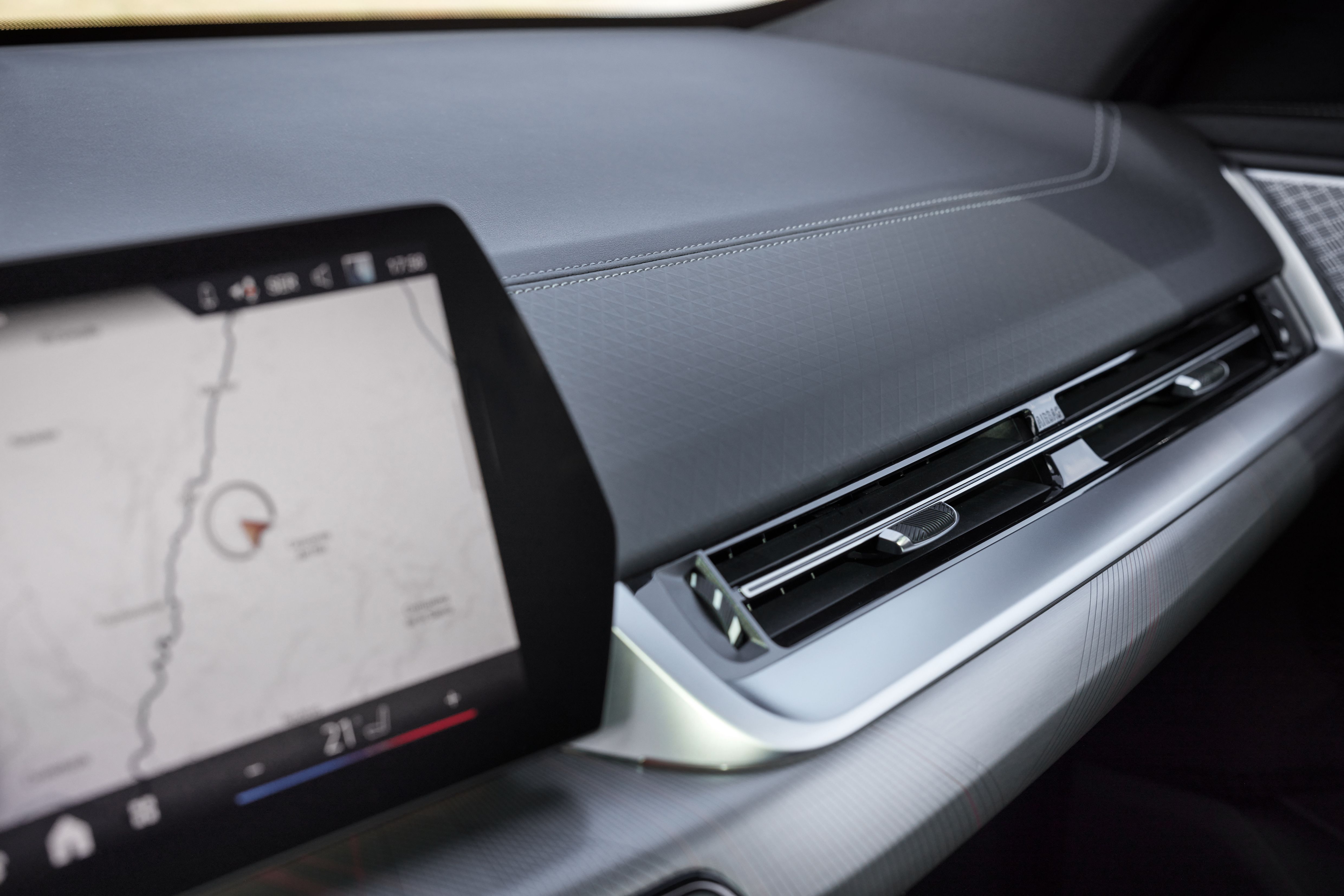 Un nuevo sistema operativo forma parte del equipamiento del BMW X2 2024