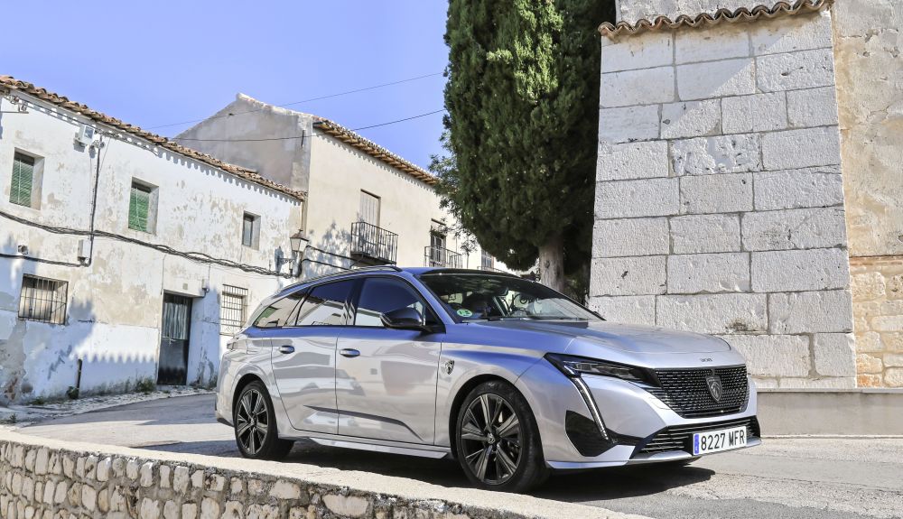 Peugeot 308 SW 1.5 BlueHDi EAT8 Peugeot 308 SW 1.5 BlueHDi EAT8
