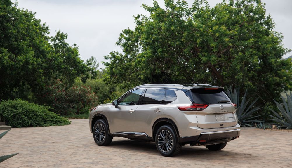 El Nissan X-Trail se vende en Estados Unidos con la denominación Rogue. El Nissan X-Trail se vende en Estados Unidos con la denominación Rogue.