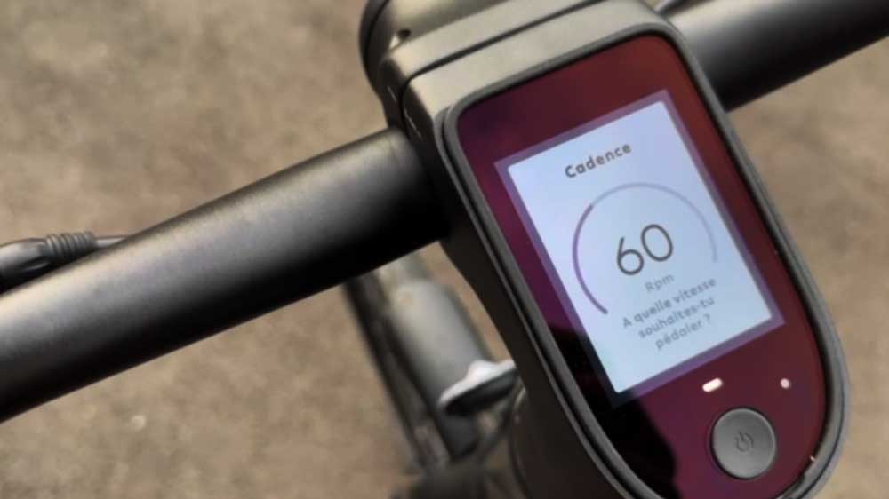 La Btwin, muy educada, te preguntará que a qué revoluciones deseas pedalear. Las que elijas serán las que se mantengan con su cambio automático. La Btwin, muy educada, te preguntará que a qué revoluciones deseas pedalear. Las que elijas serán las que se mantengan con su cambio automático.