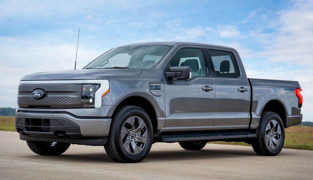 Ford F-150 Lightning Flash 2024