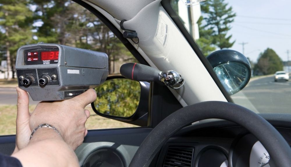 Así es la nueva pistola radar de la DGT que ya pone miles de multas en España