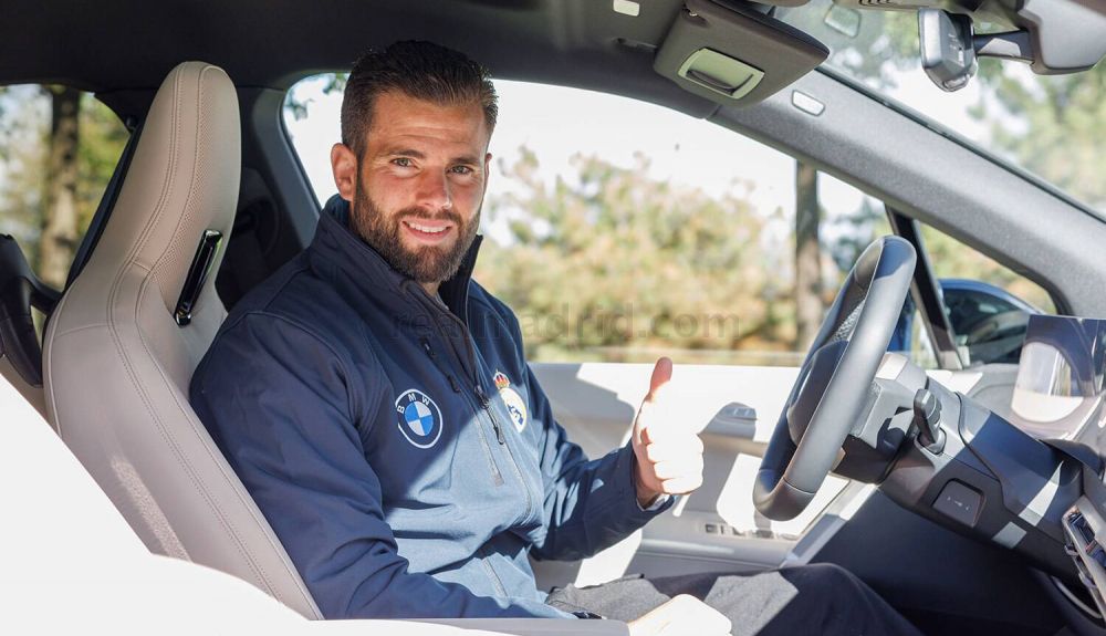 Nacho Fernández en su coche la pasada temporada